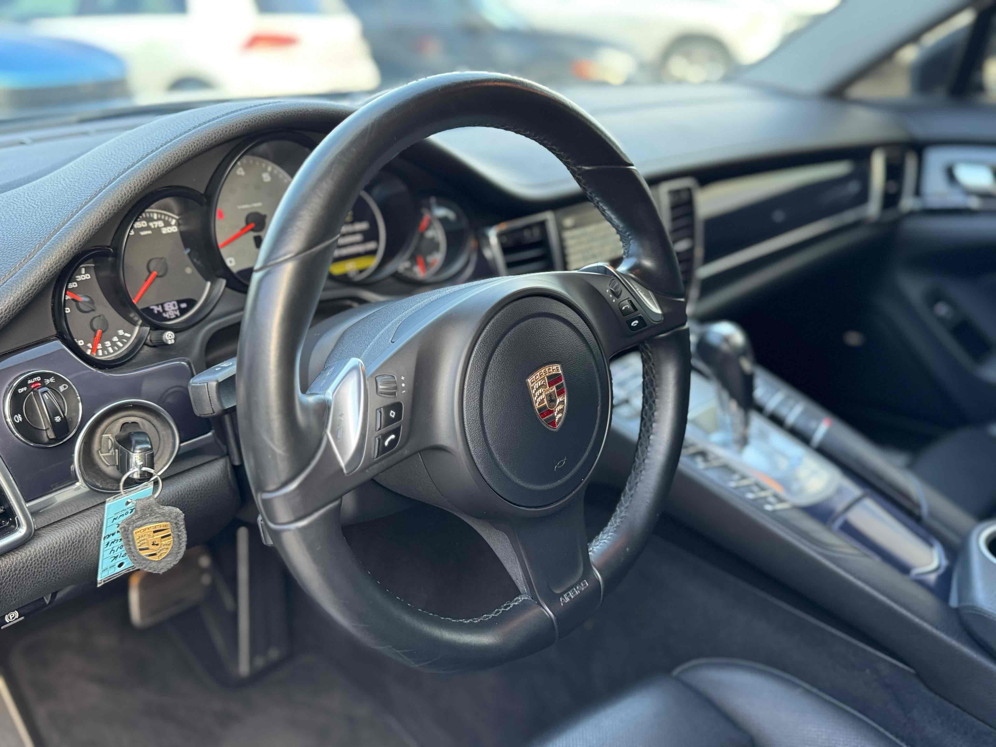 2014 Porsche Panamera S photo 9