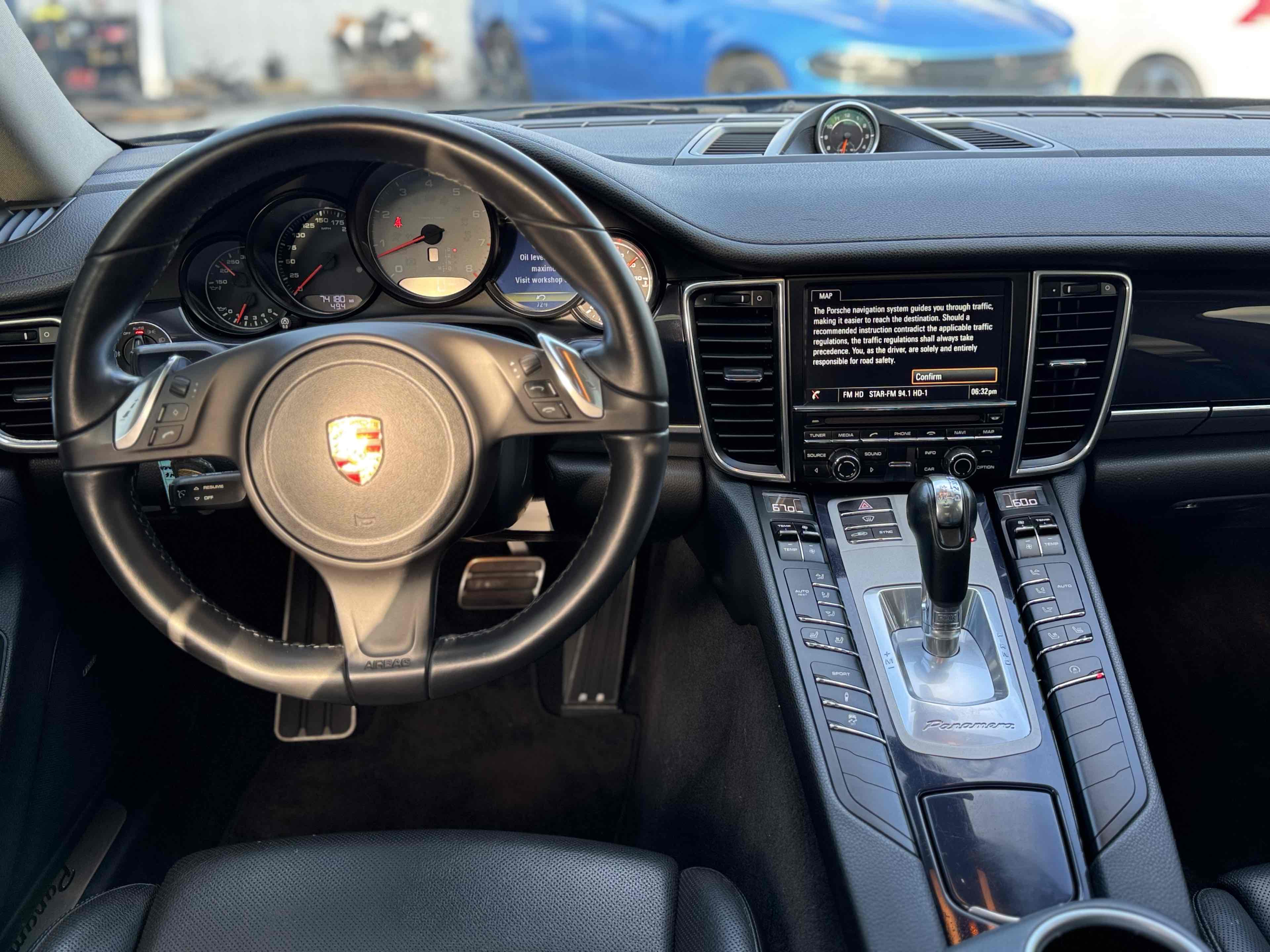 2014 Porsche Panamera S photo 10