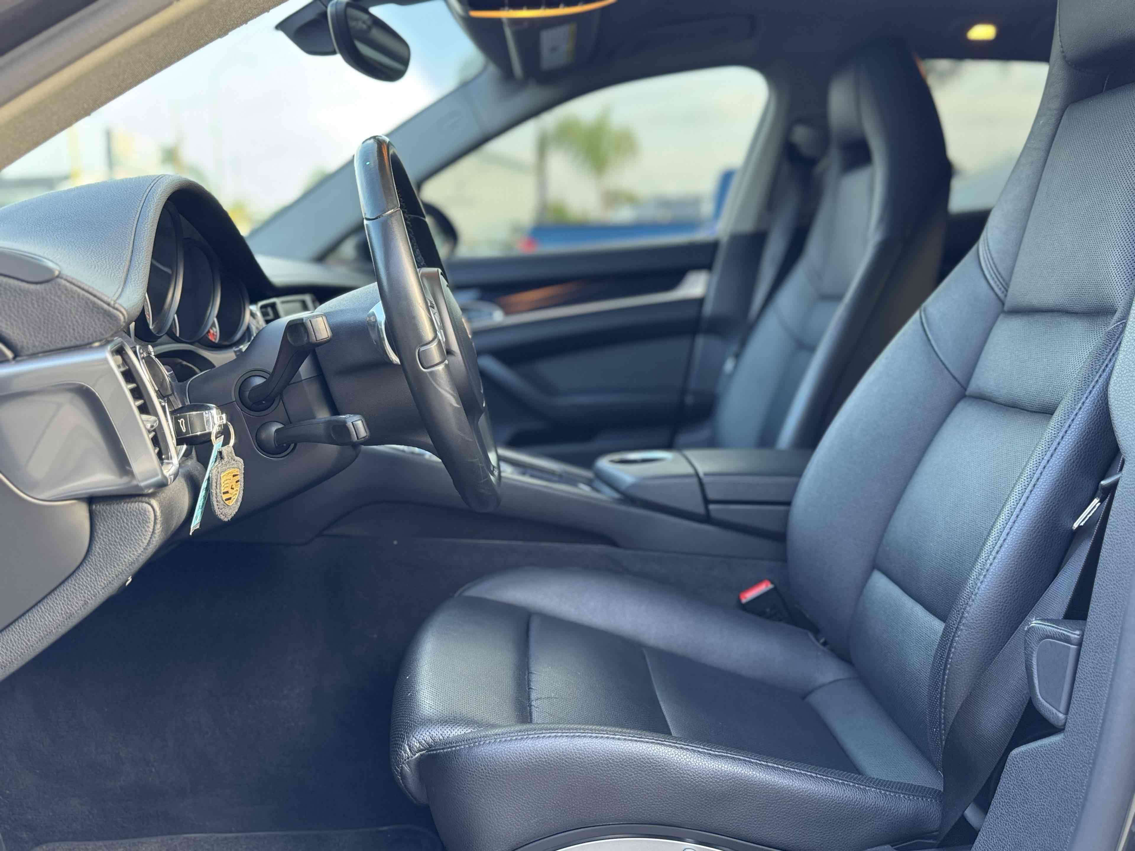 2014 Porsche Panamera S photo 12