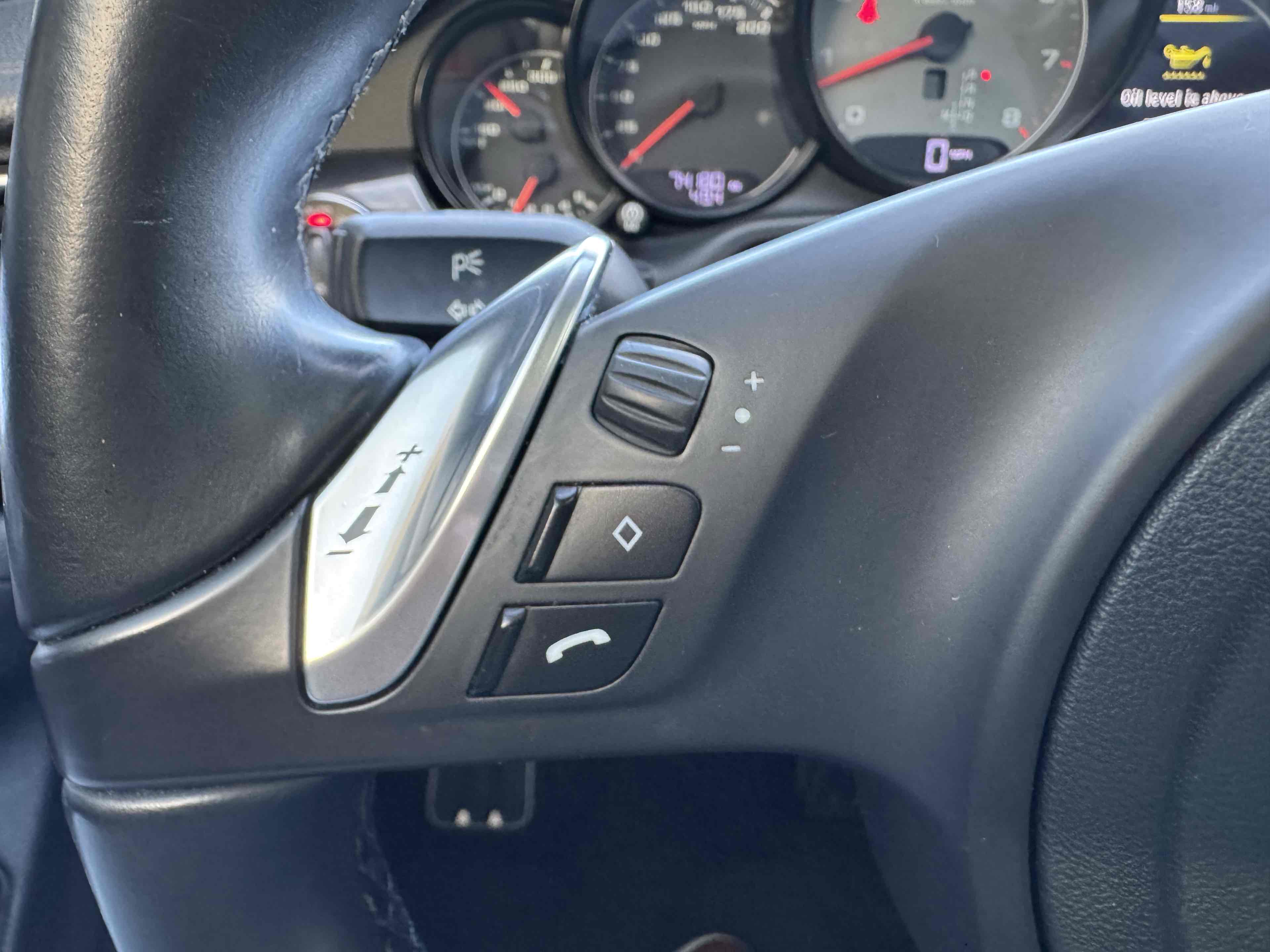 2014 Porsche Panamera S photo 18