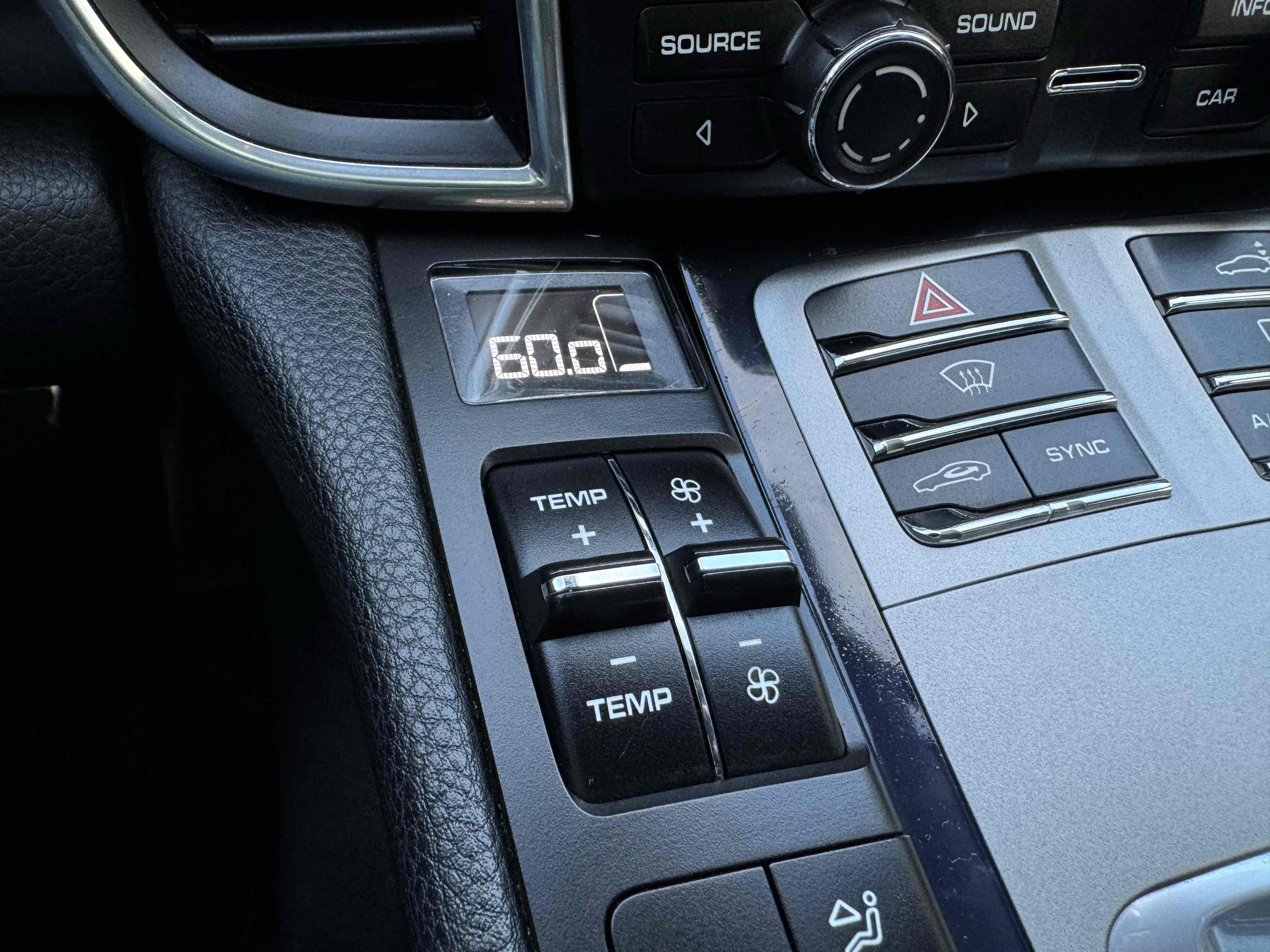 2014 Porsche Panamera S photo 24