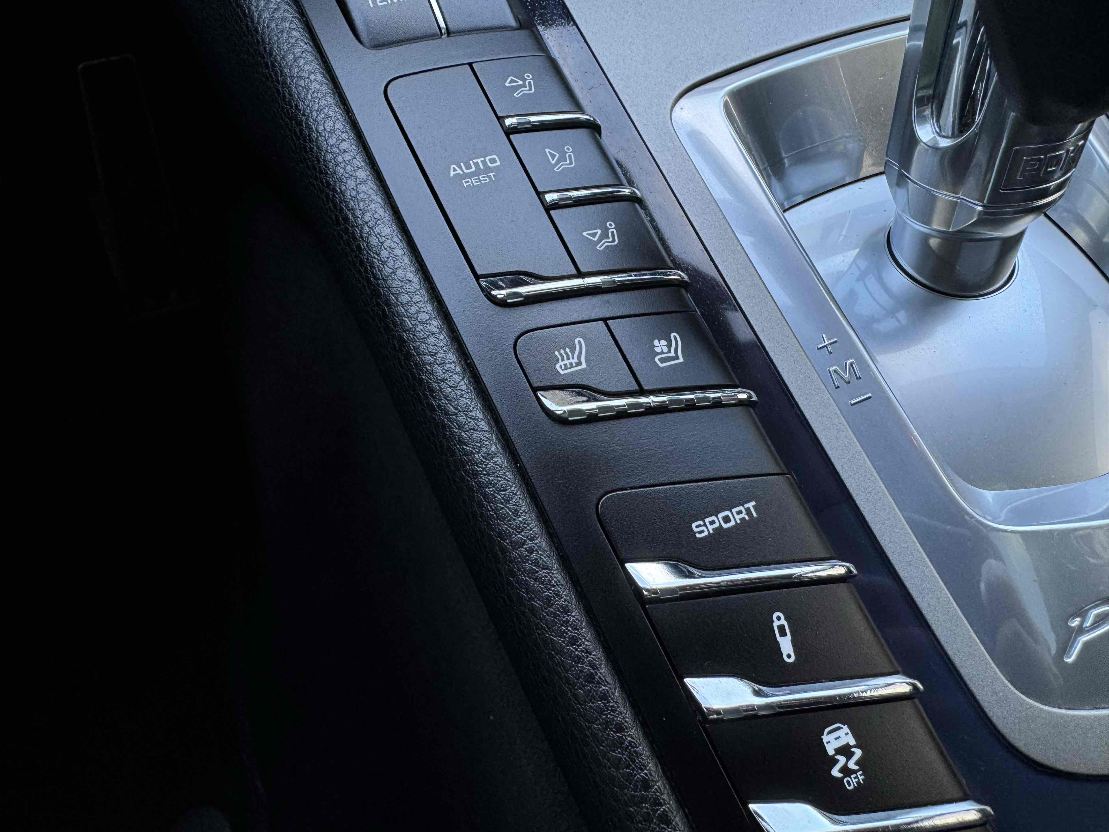 2014 Porsche Panamera S photo 25