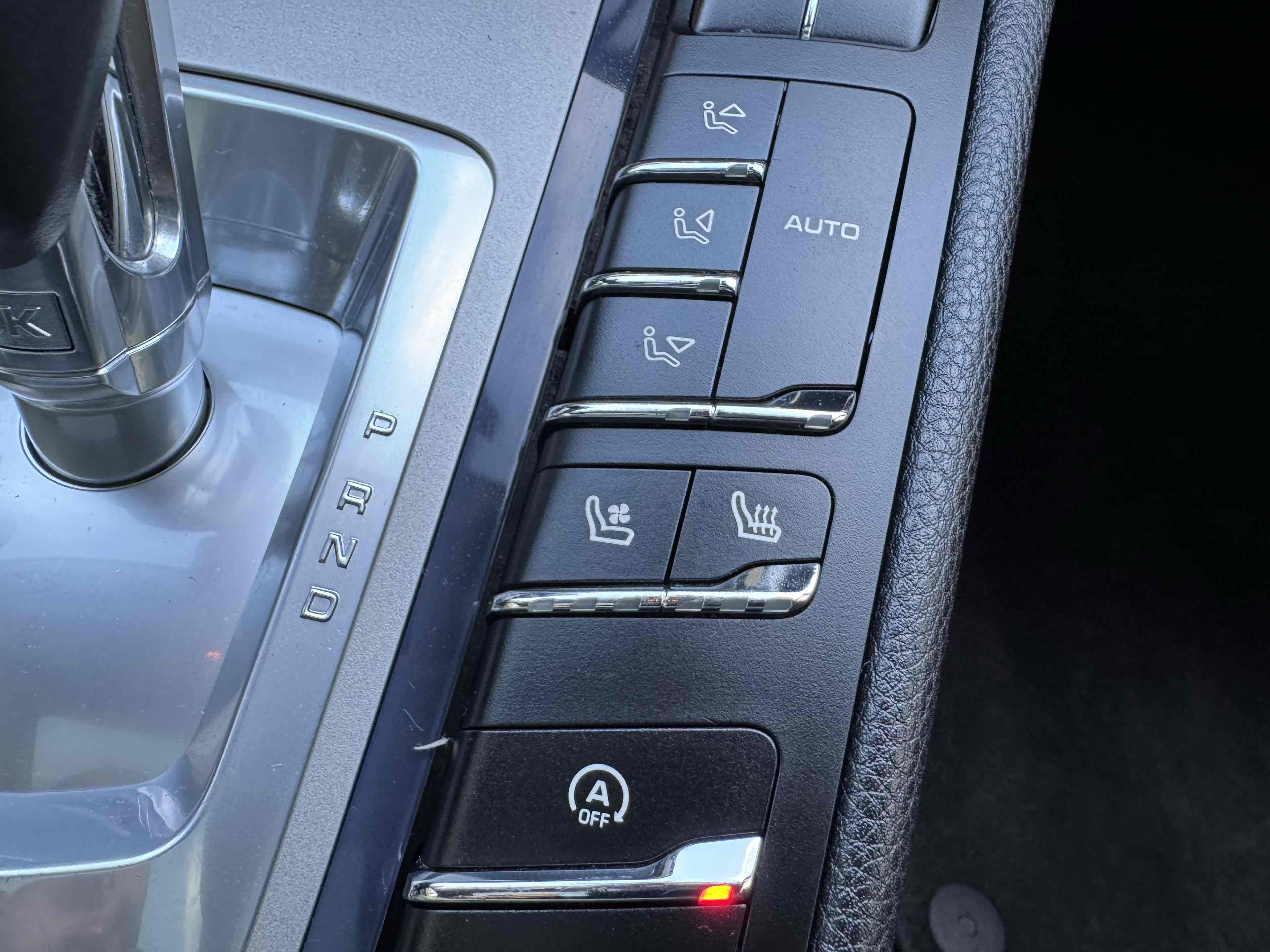 2014 Porsche Panamera S photo 27