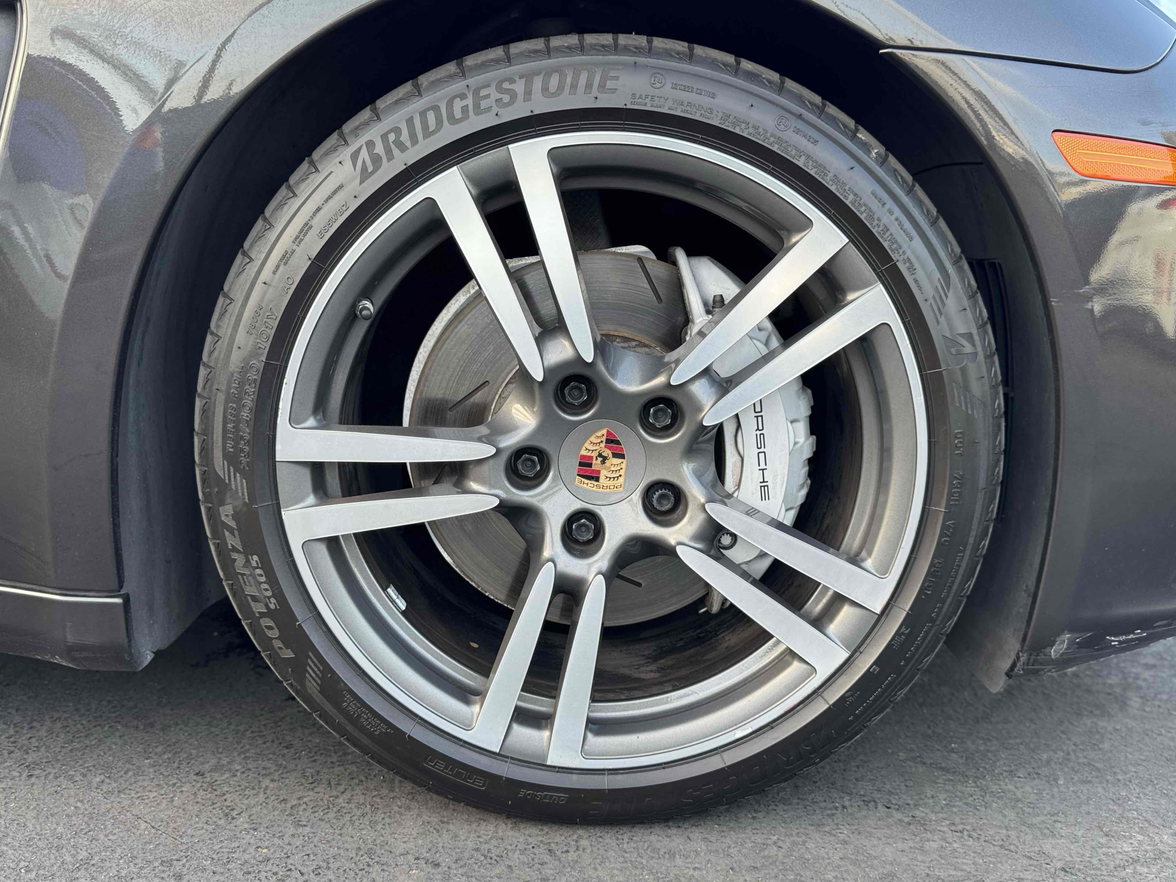 2014 Porsche Panamera S photo 37