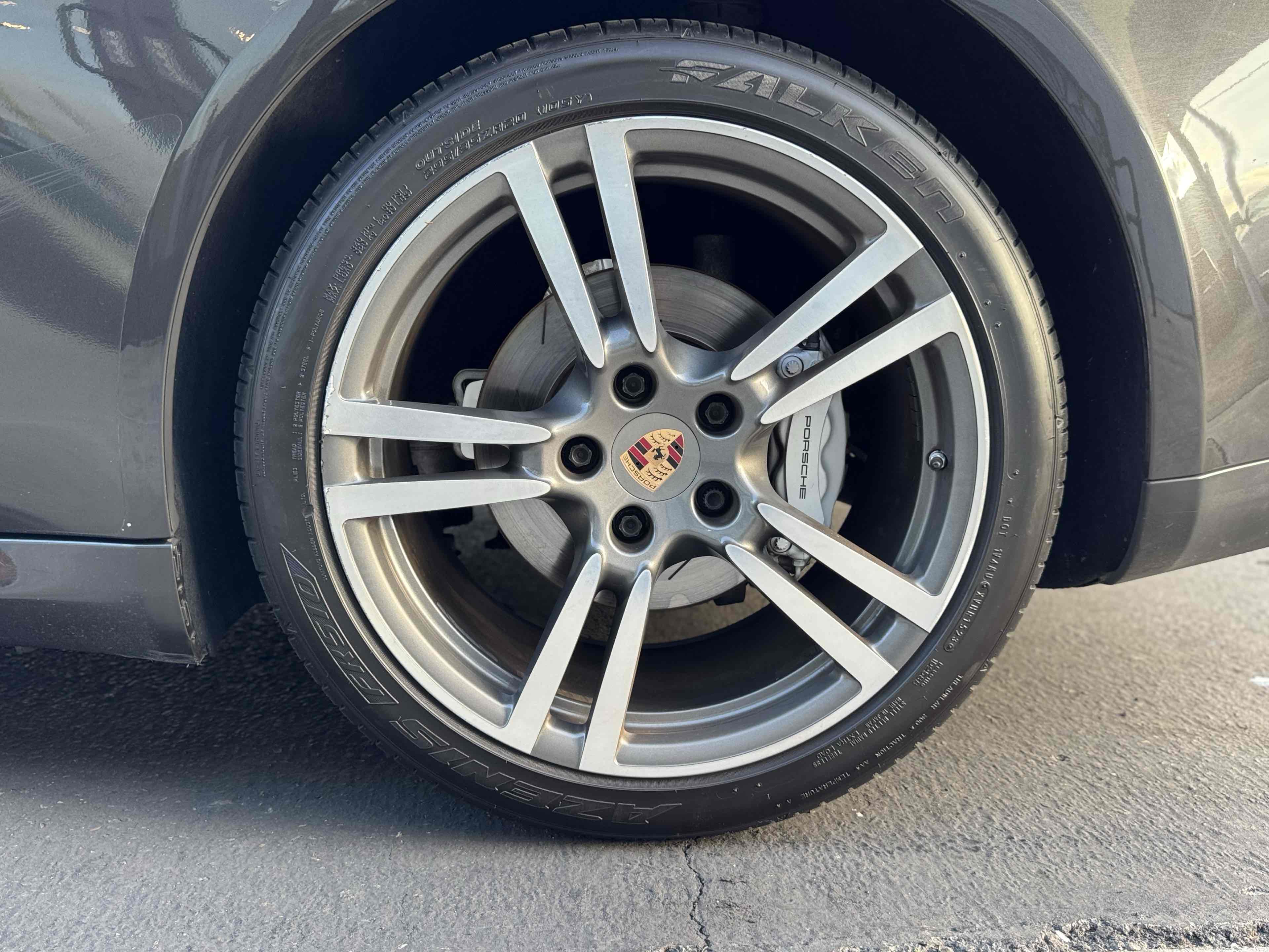 2014 Porsche Panamera S photo 39
