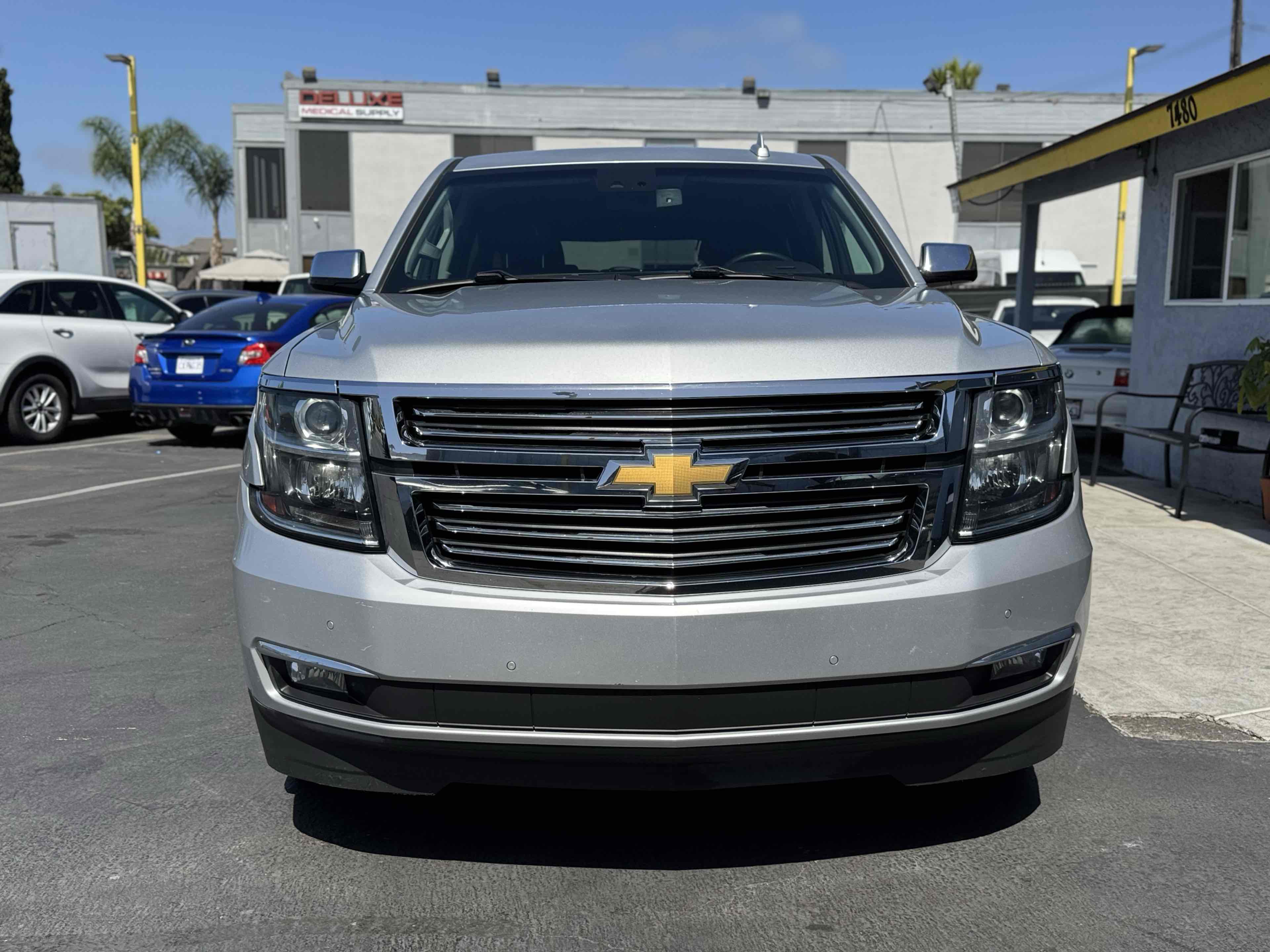 2018 Chevrolet Suburban Premier photo 2