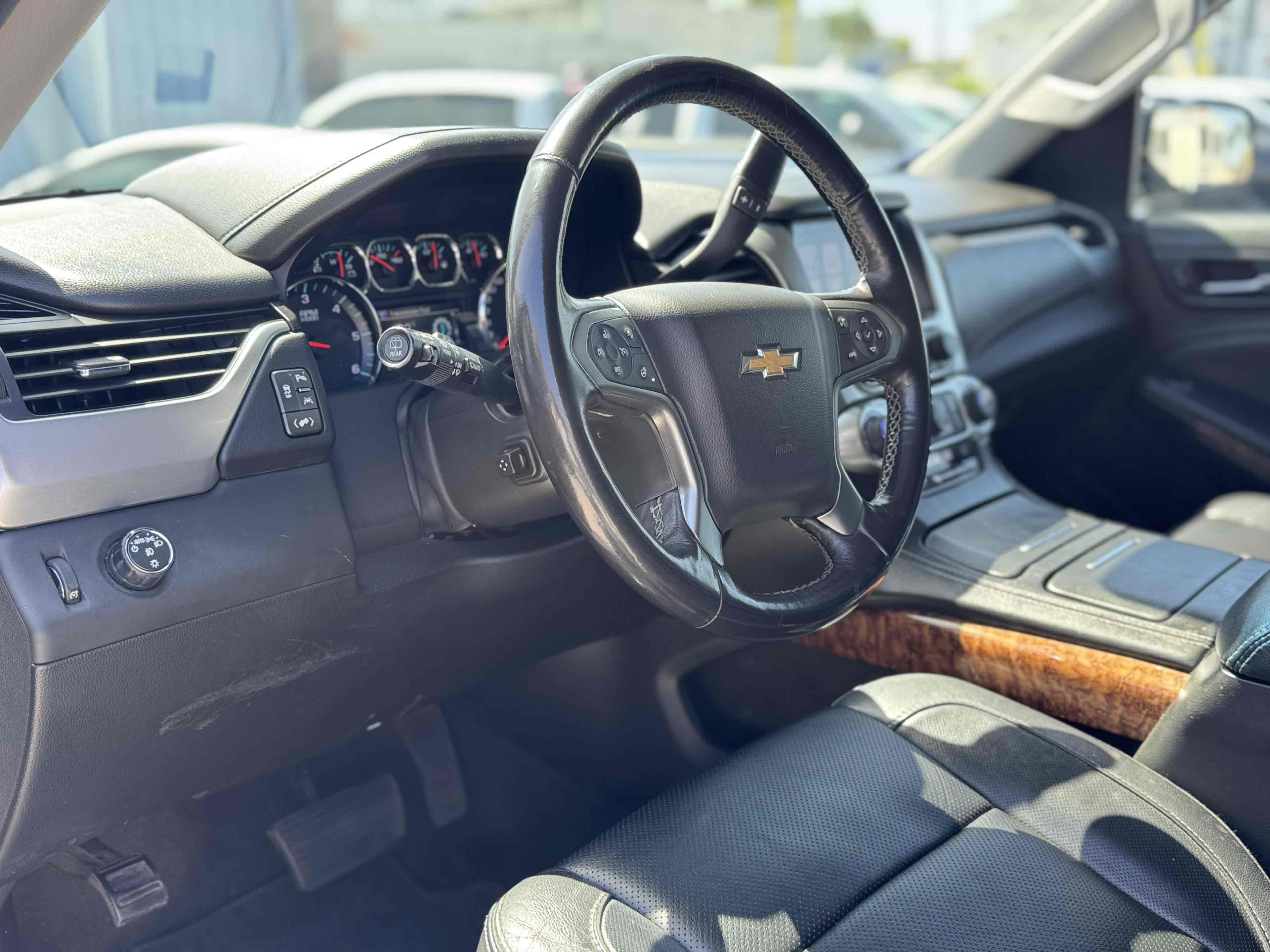 2018 Chevrolet Suburban Premier photo 12