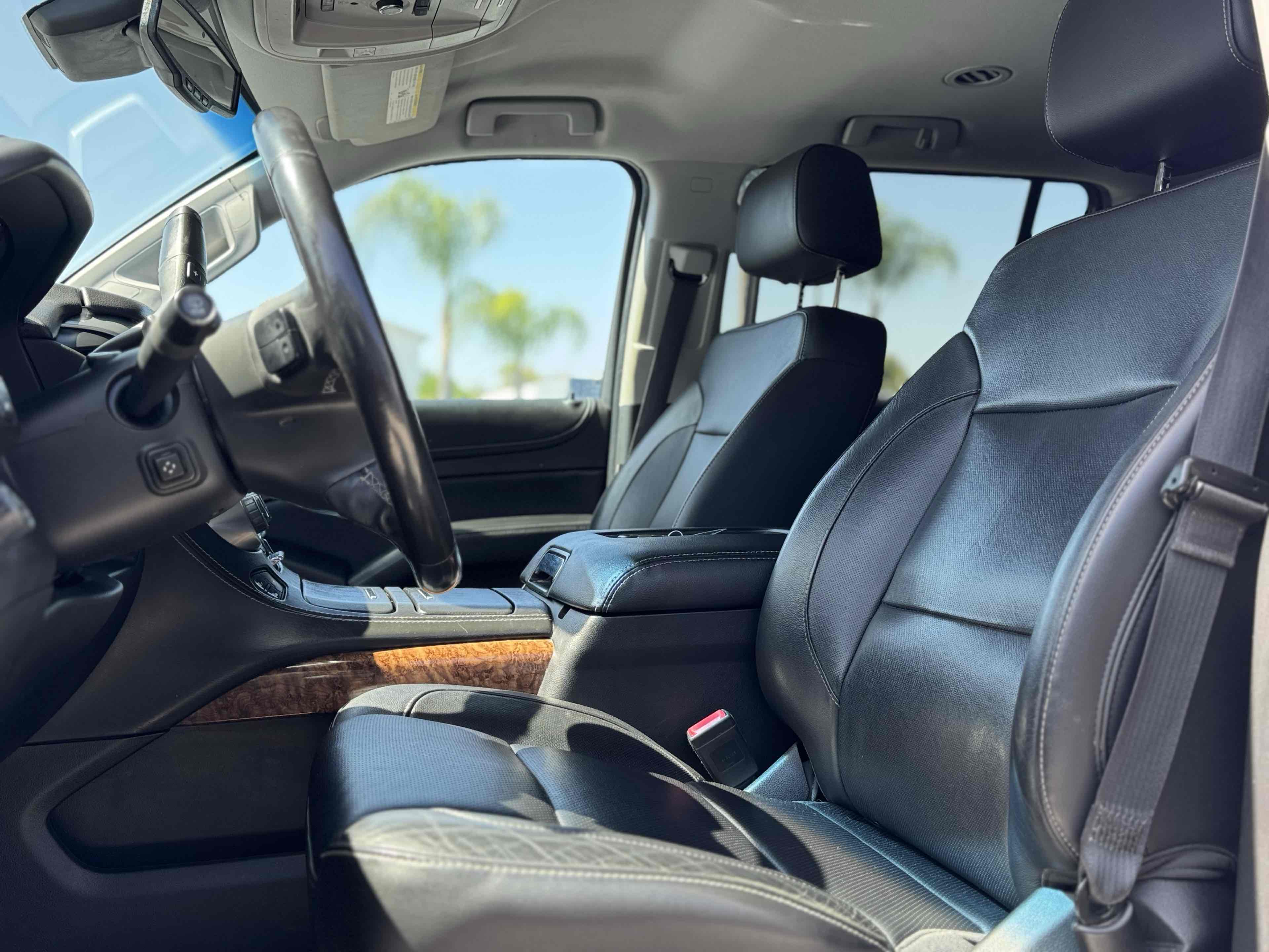 2018 Chevrolet Suburban Premier photo 15