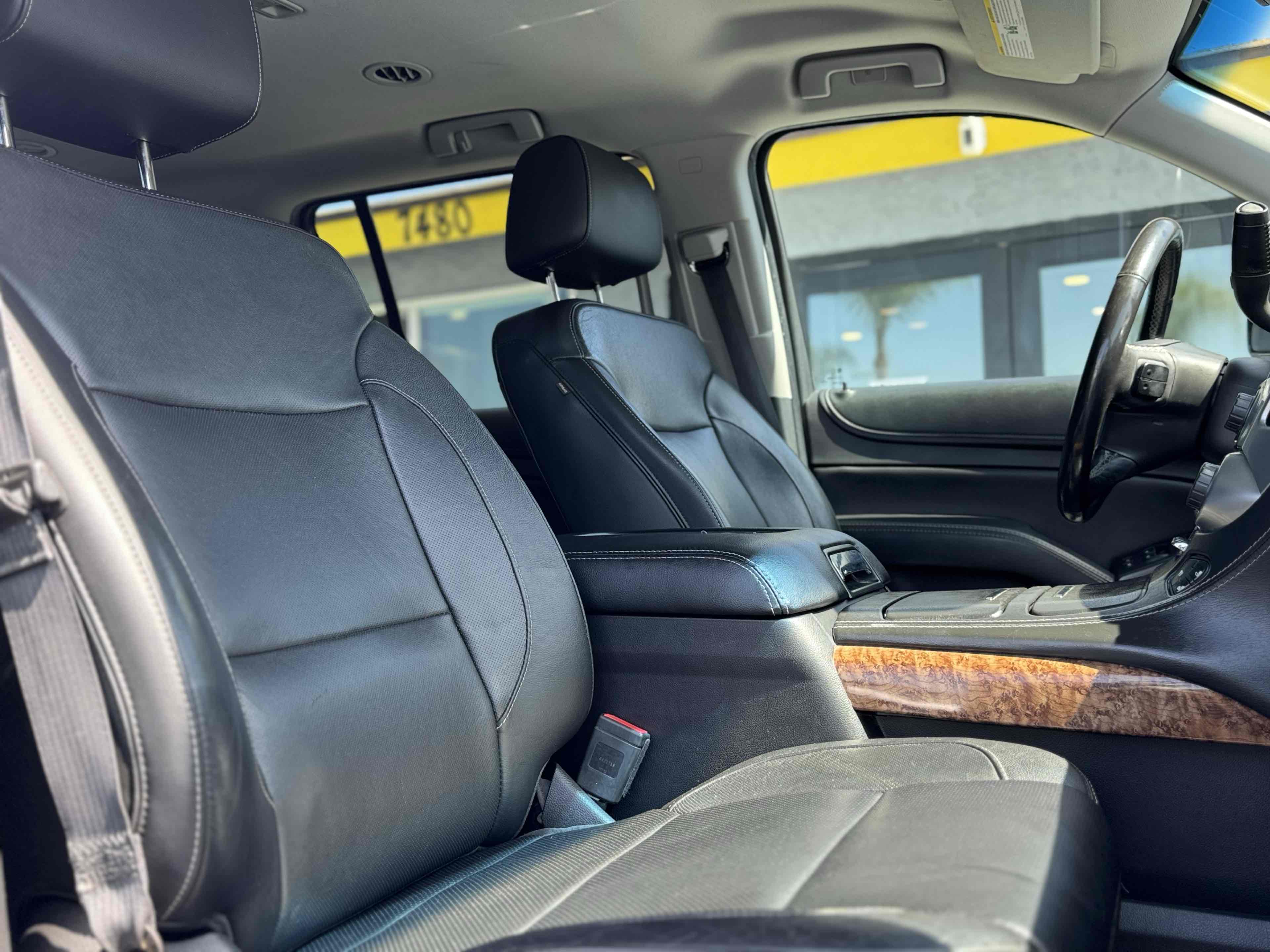 2018 Chevrolet Suburban Premier photo 18