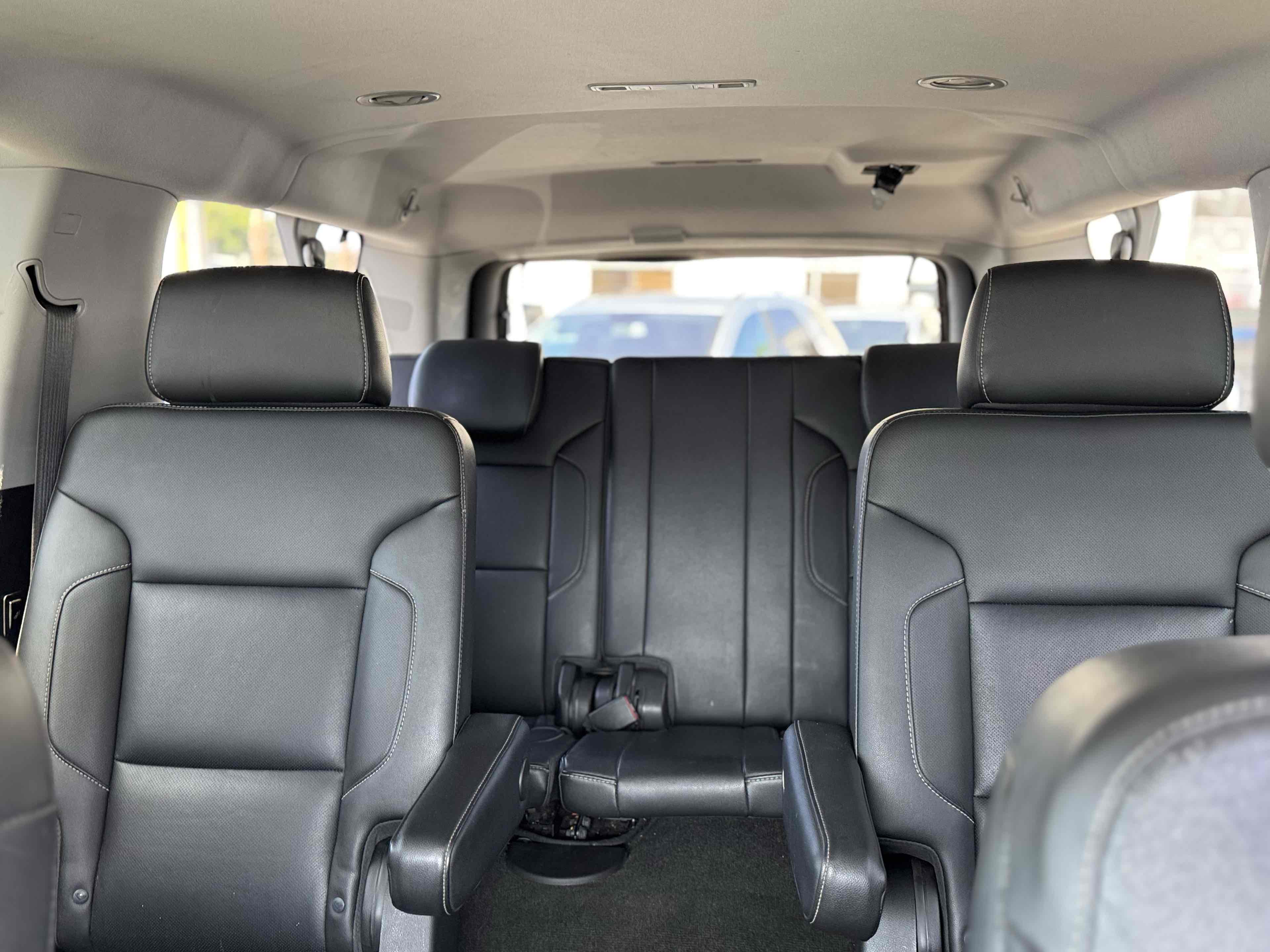 2018 Chevrolet Suburban Premier photo 19