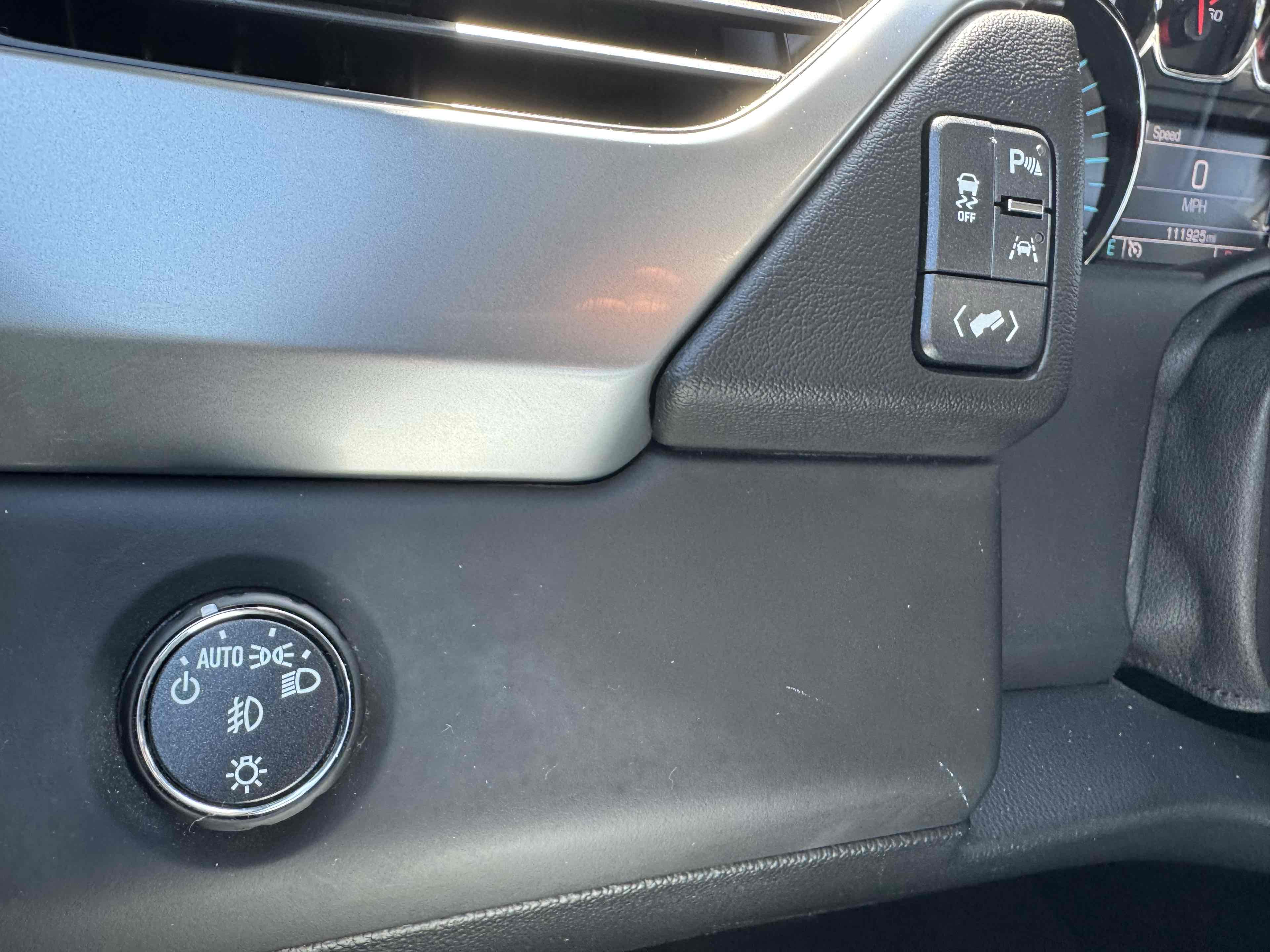 2018 Chevrolet Suburban Premier photo 32