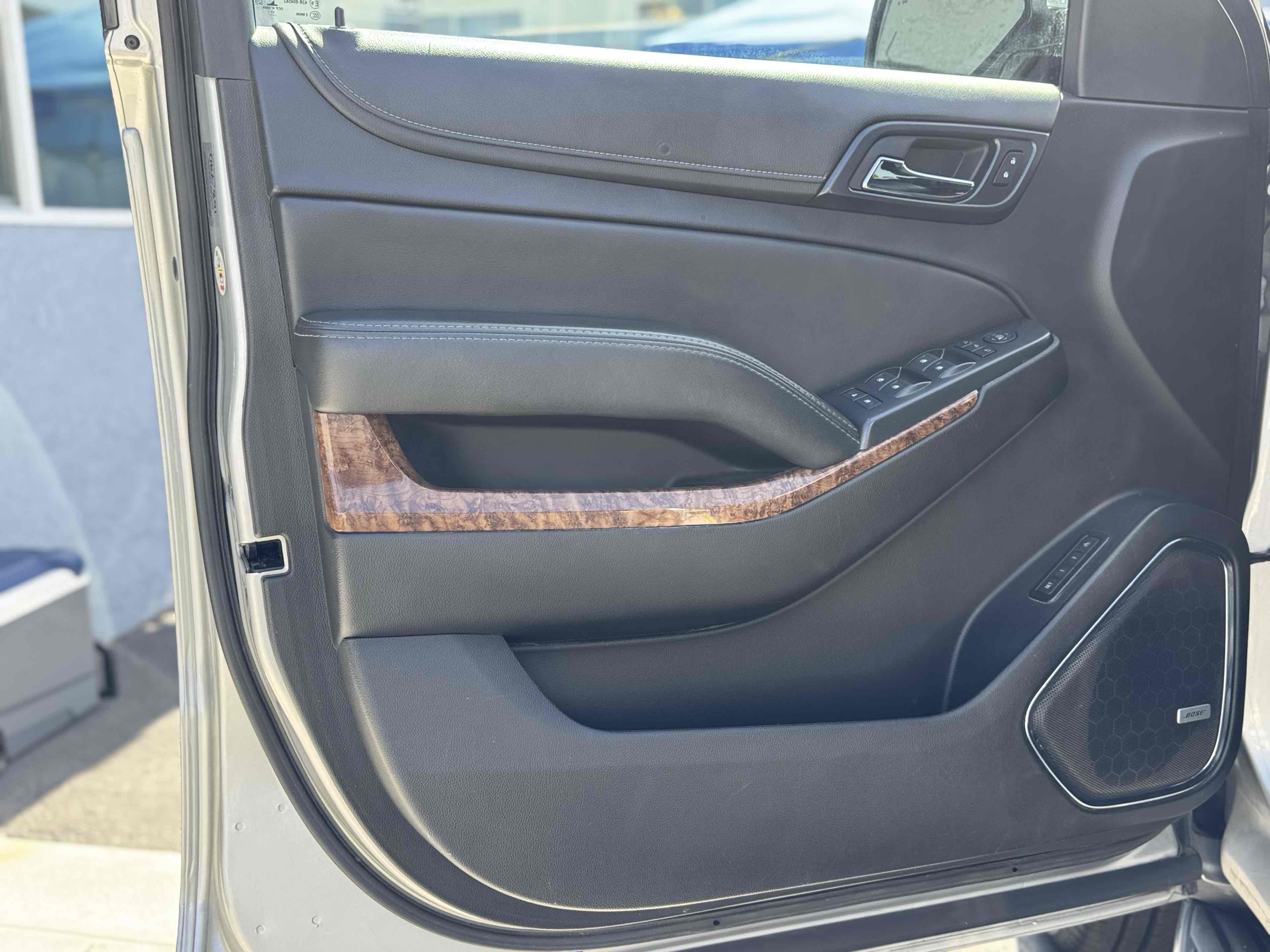 2018 Chevrolet Suburban Premier photo 34