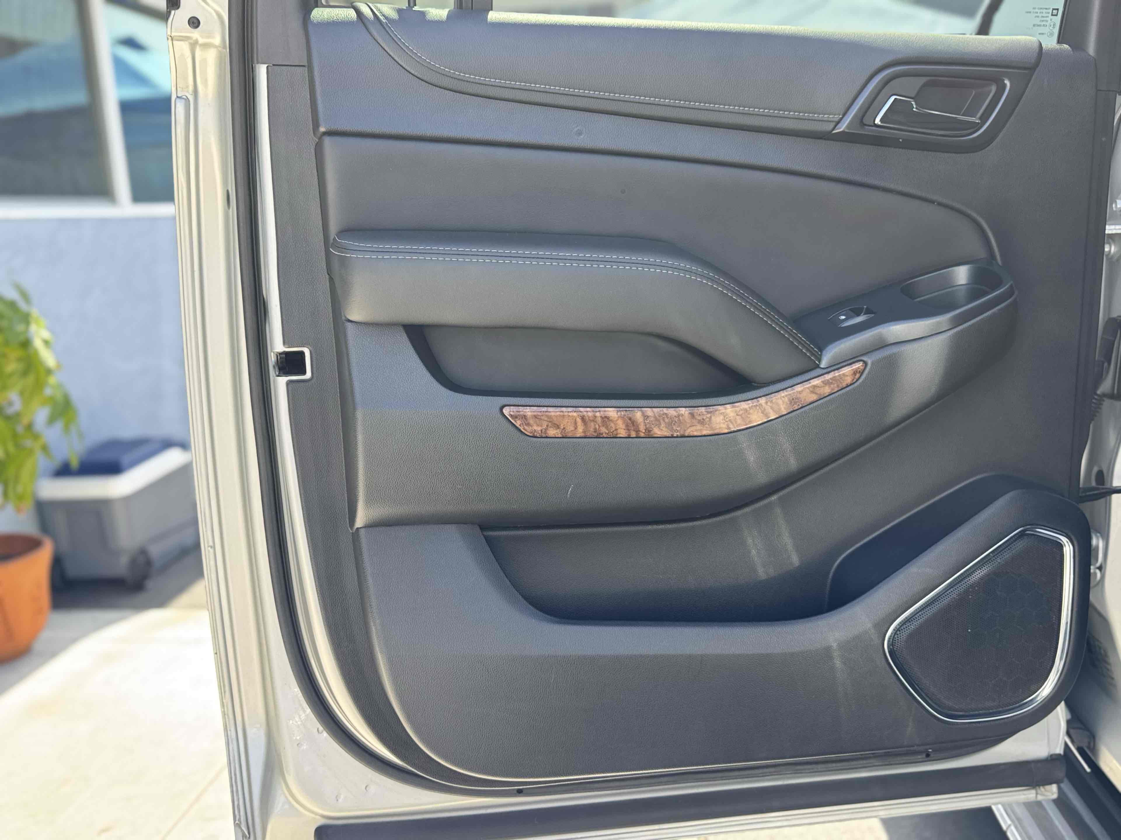 2018 Chevrolet Suburban Premier photo 38