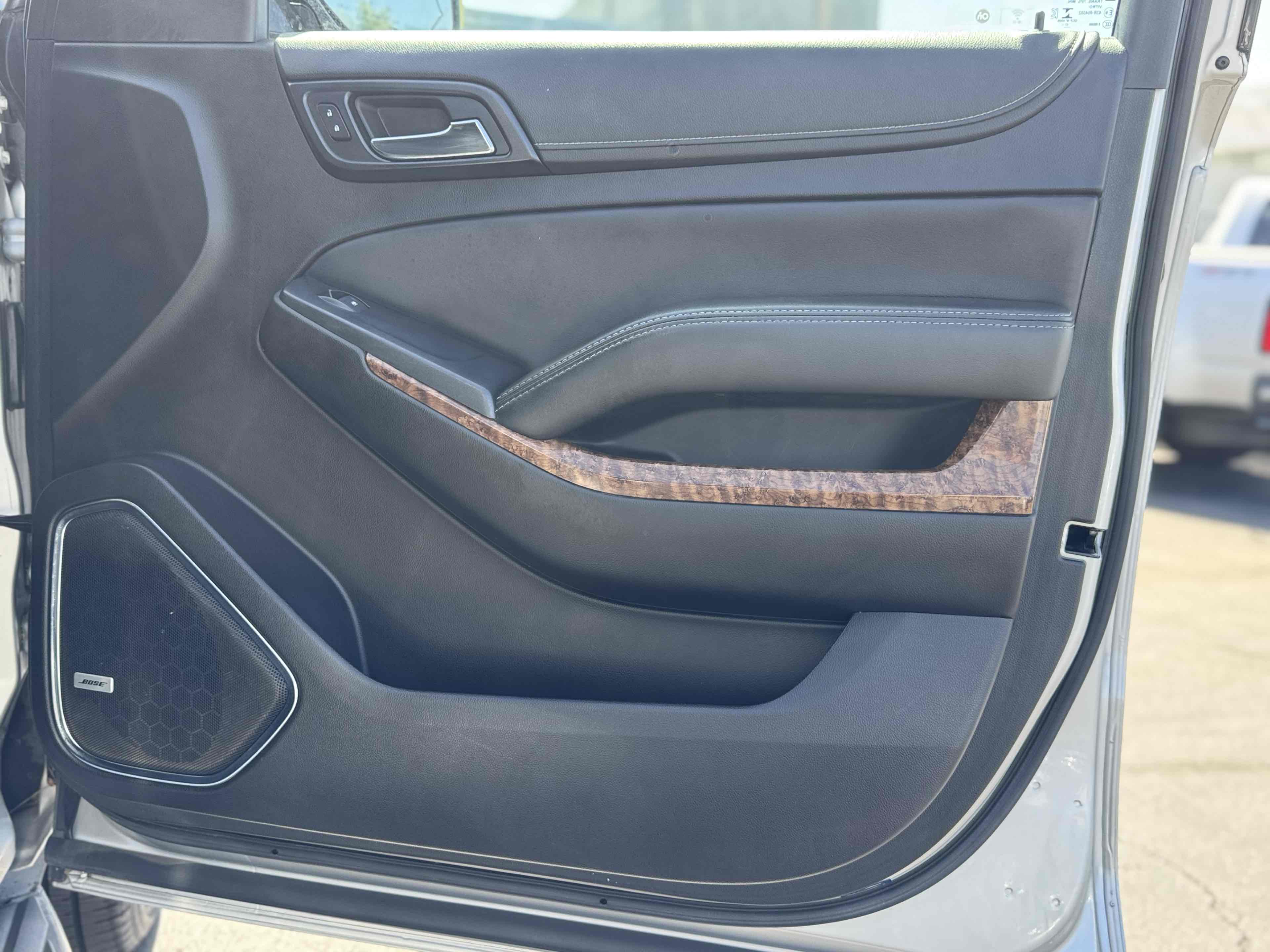2018 Chevrolet Suburban Premier photo 39