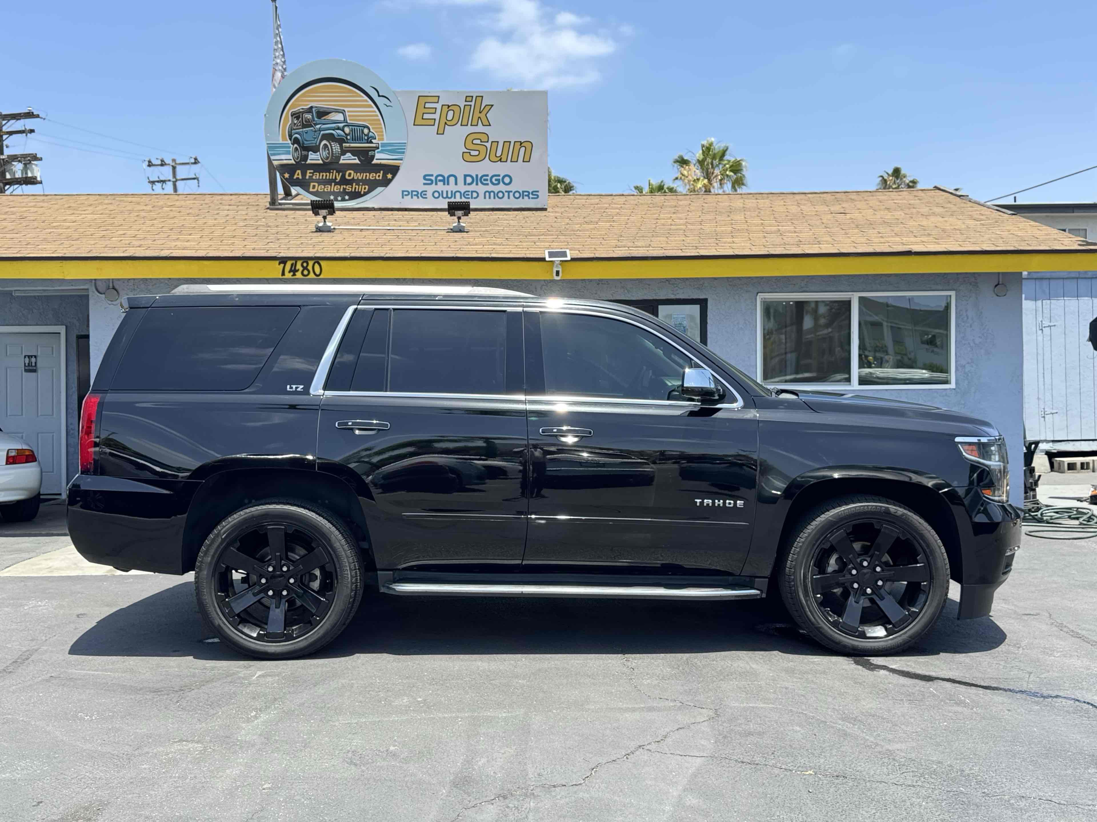 2016 Chevrolet Tahoe LTZ photo 4