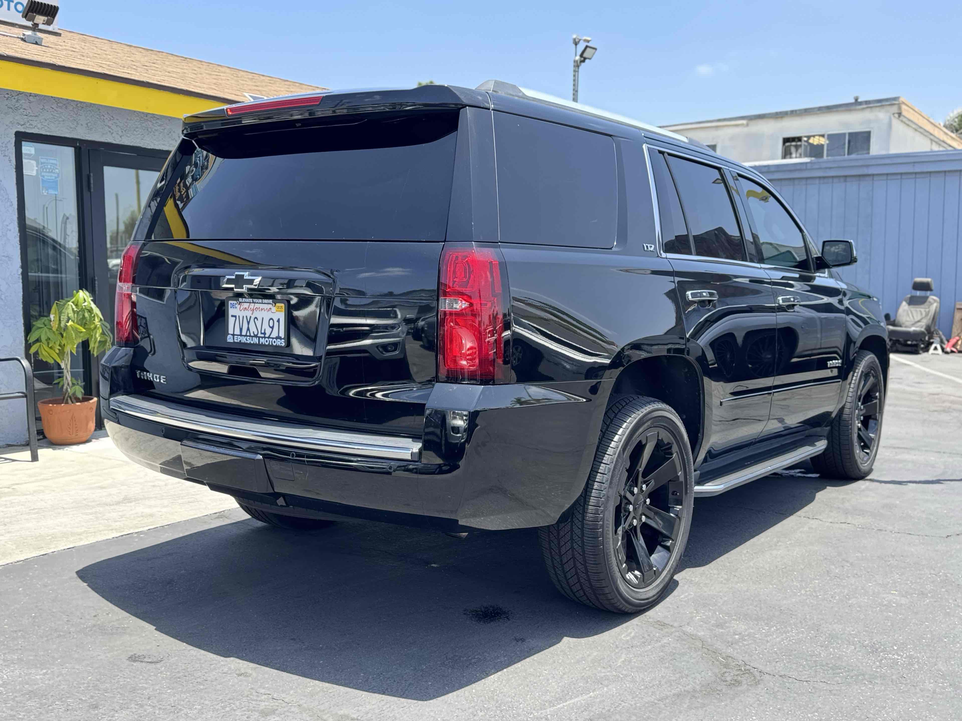 2016 Chevrolet Tahoe LTZ photo 5