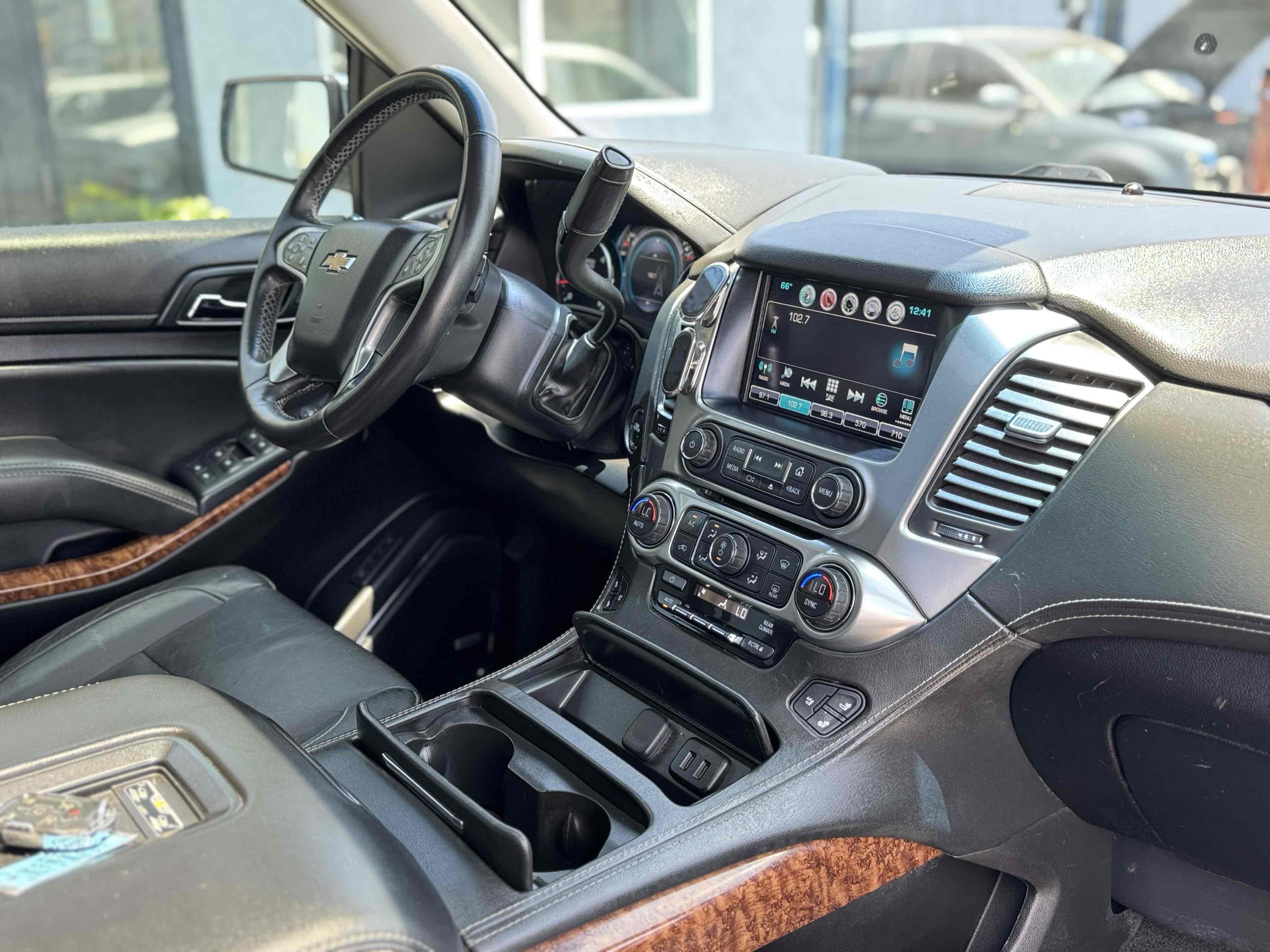 2016 Chevrolet Tahoe LTZ photo 13