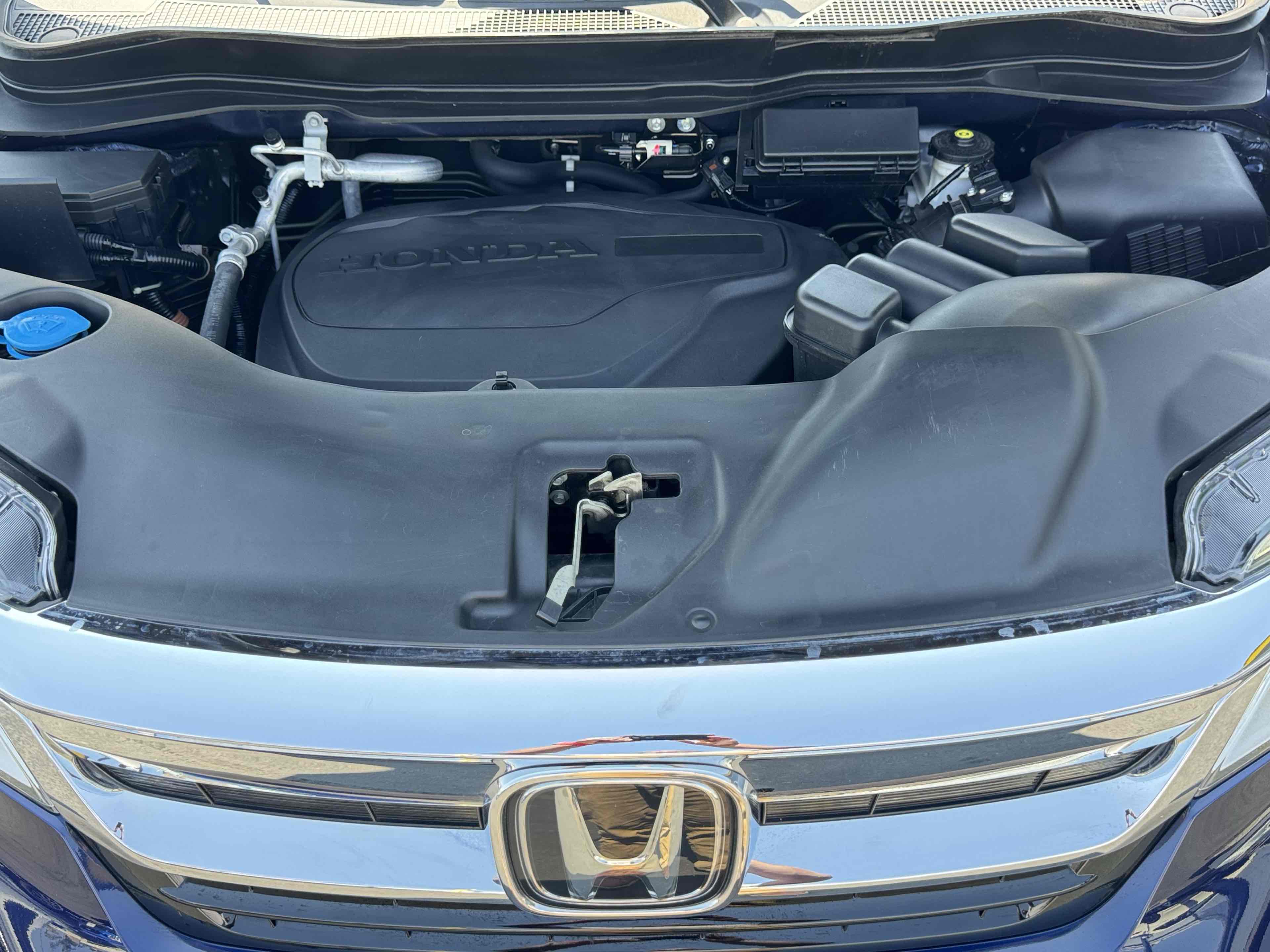 2022 Honda Pilot Touring photo 9