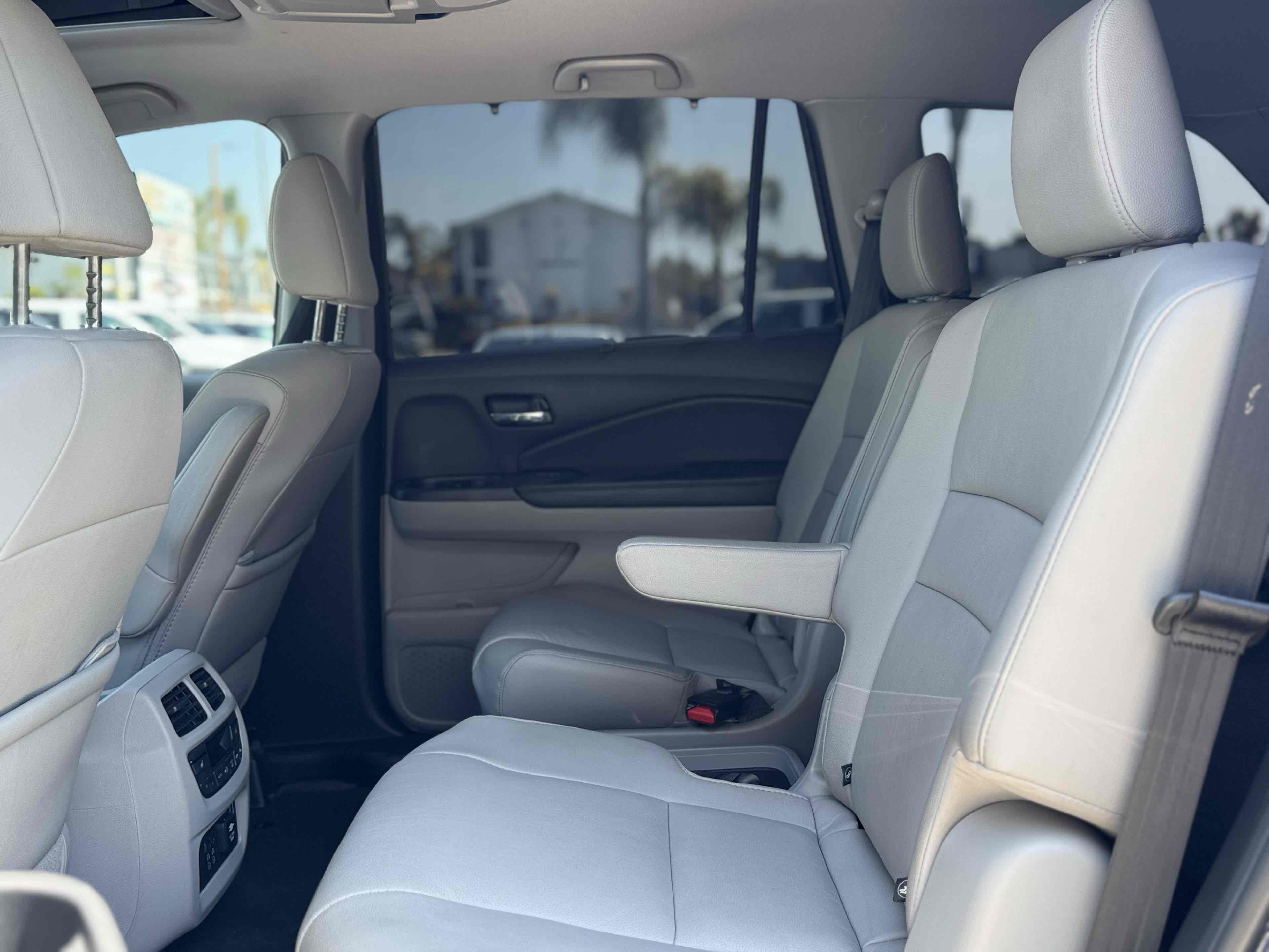 2022 Honda Pilot Touring photo 14