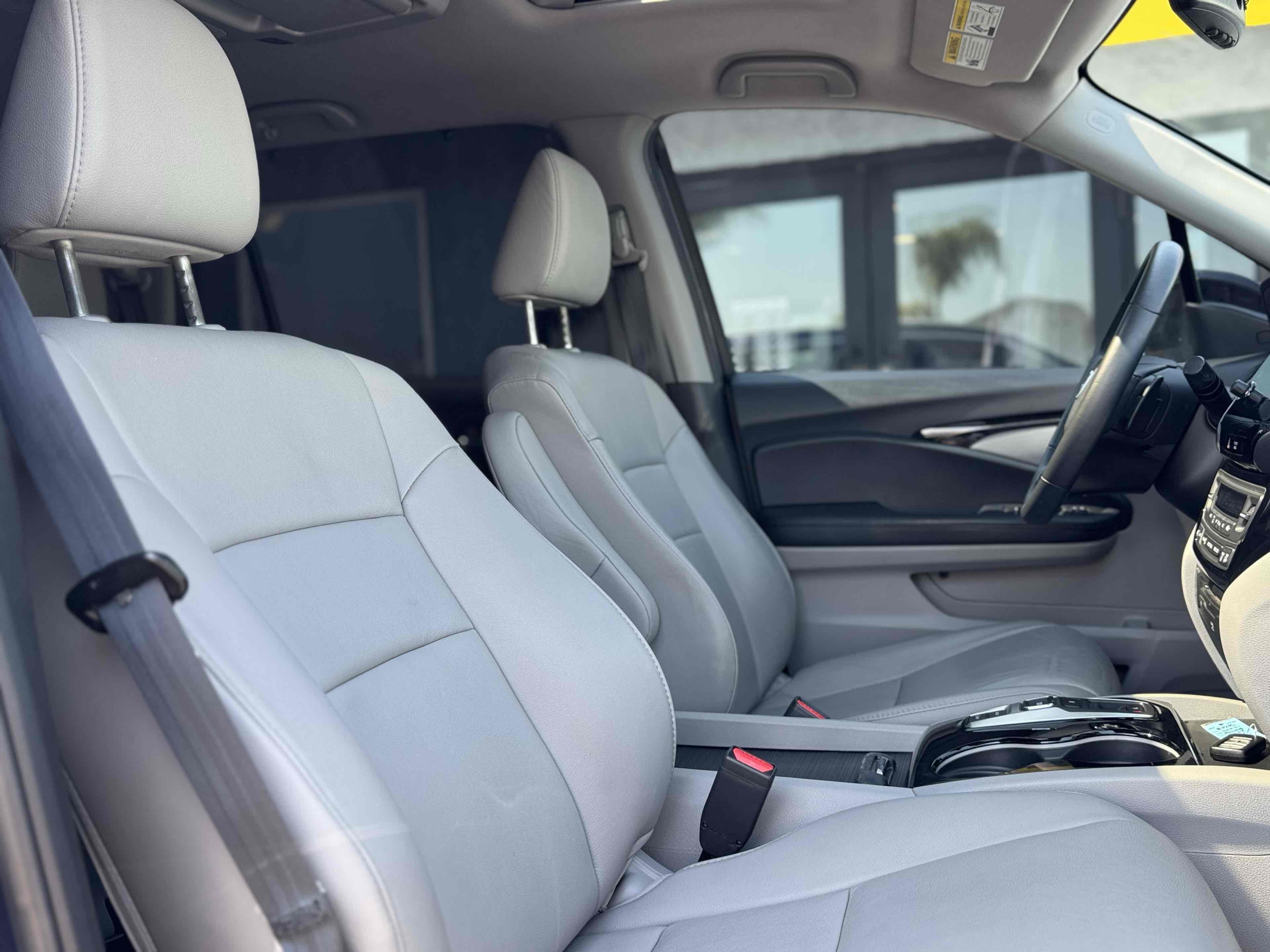 2022 Honda Pilot Touring photo 16
