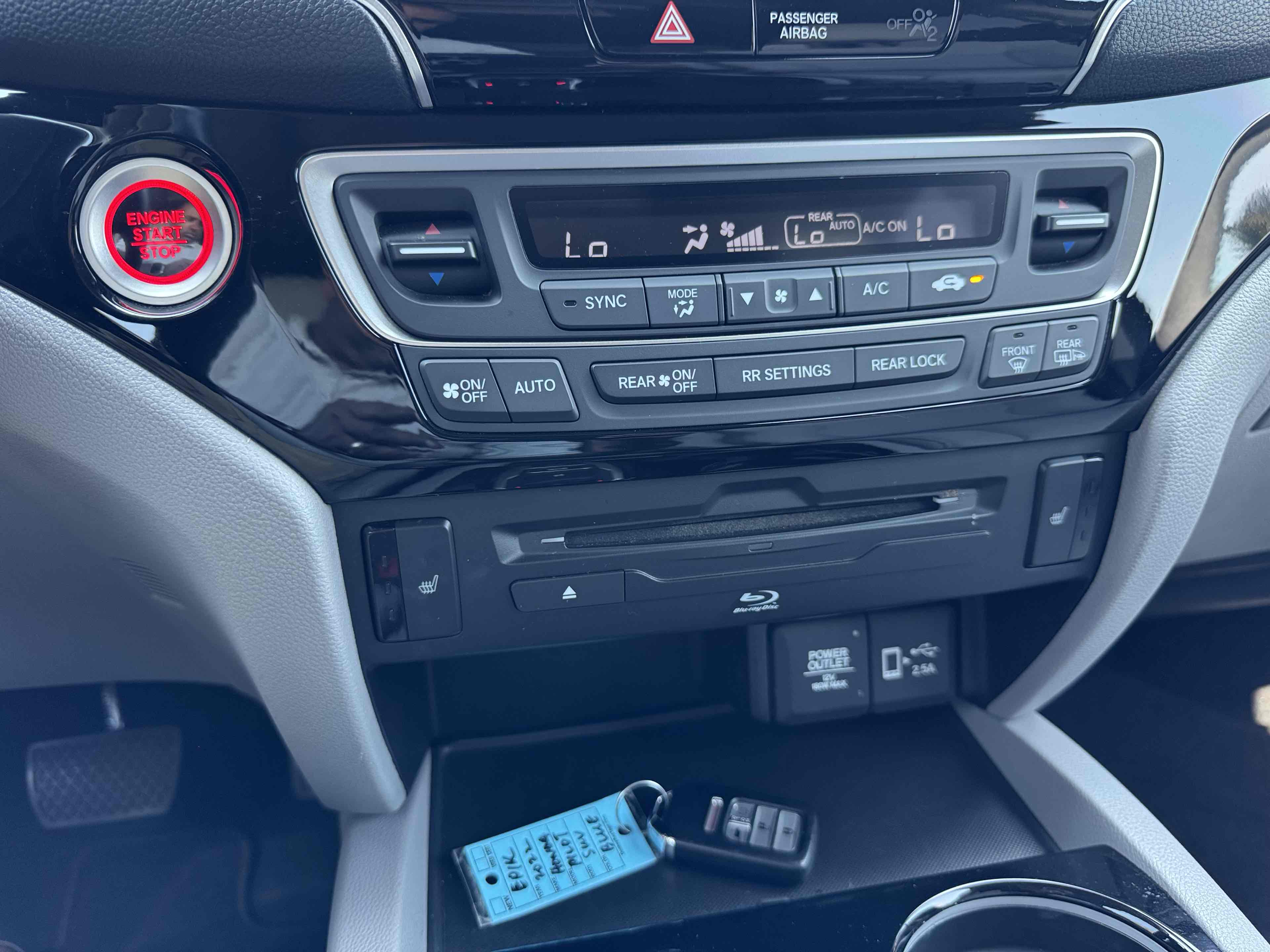 2022 Honda Pilot Touring photo 24