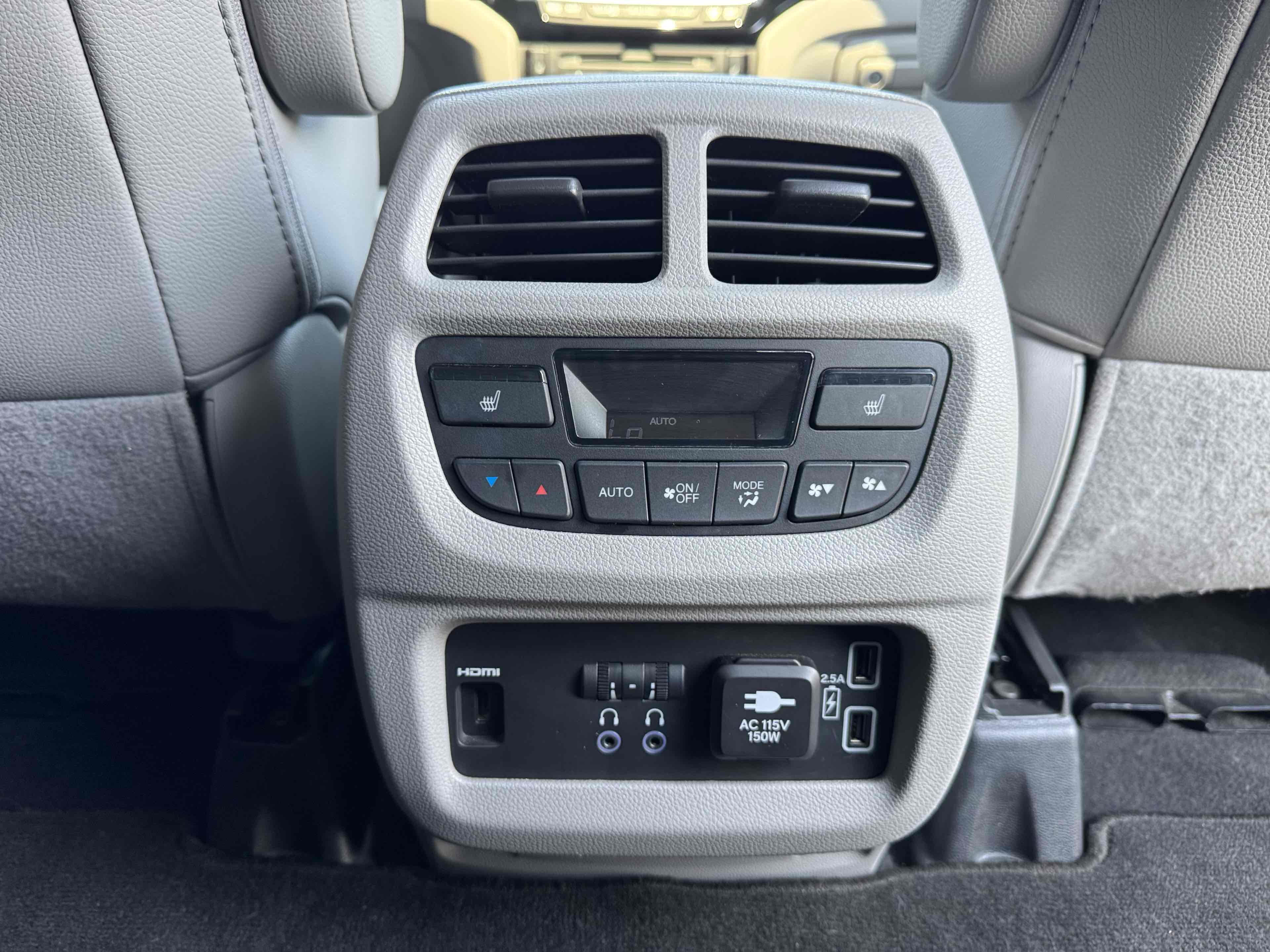 2022 Honda Pilot Touring photo 29