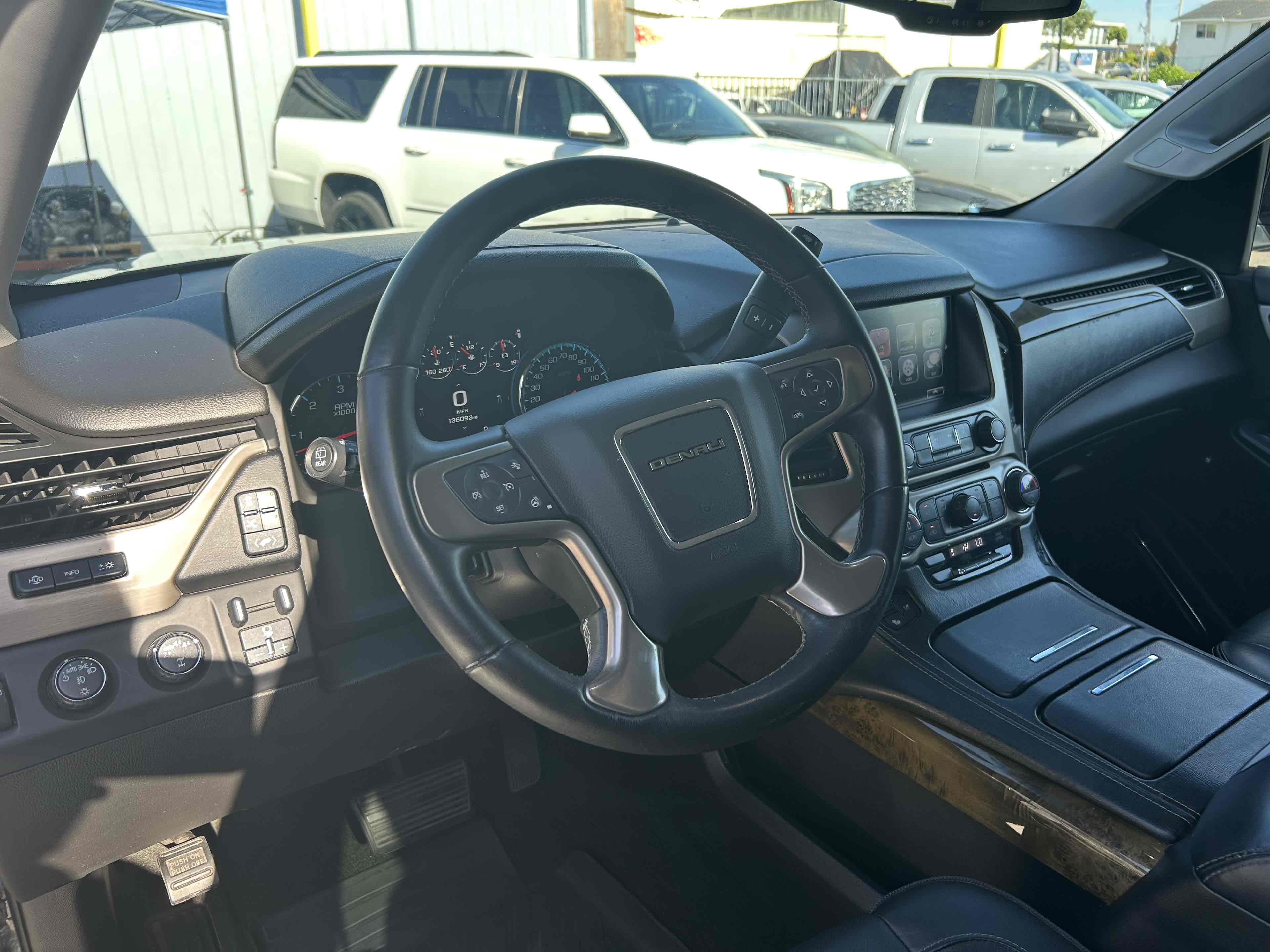 2017 Gmc Yukon XL Denali photo 12