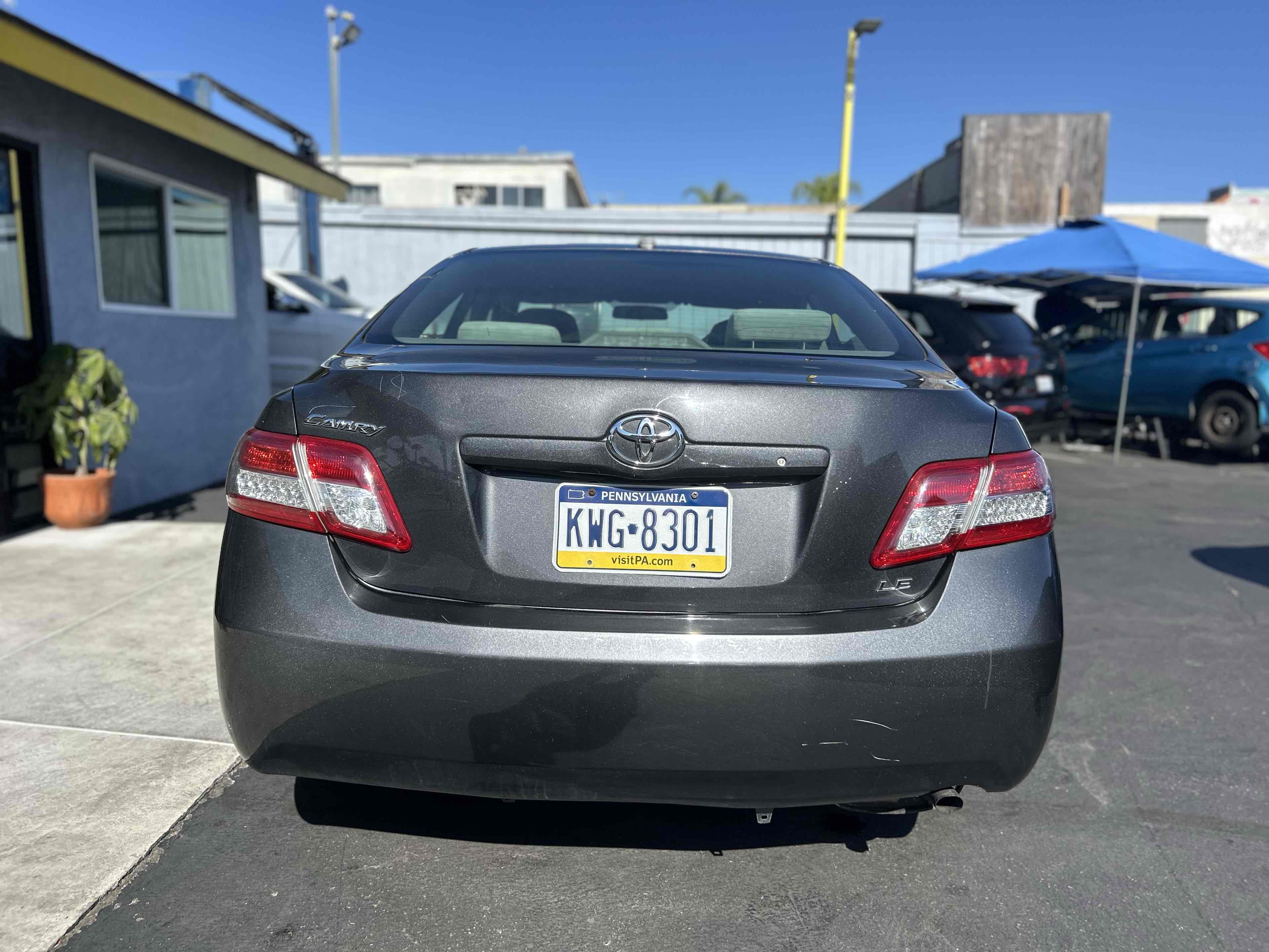 2011 Toyota Camry LE photo 6