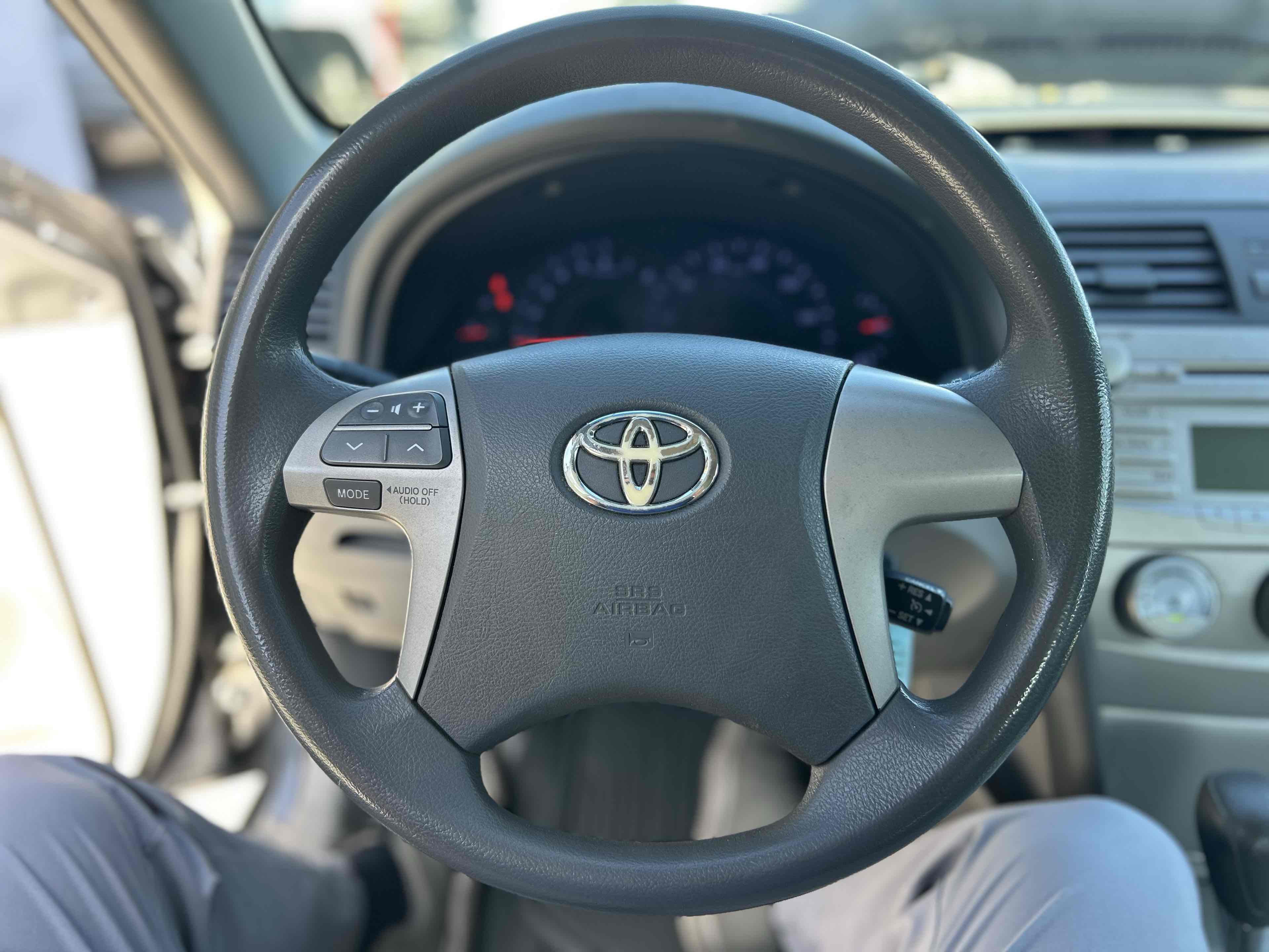 2011 Toyota Camry LE photo 13