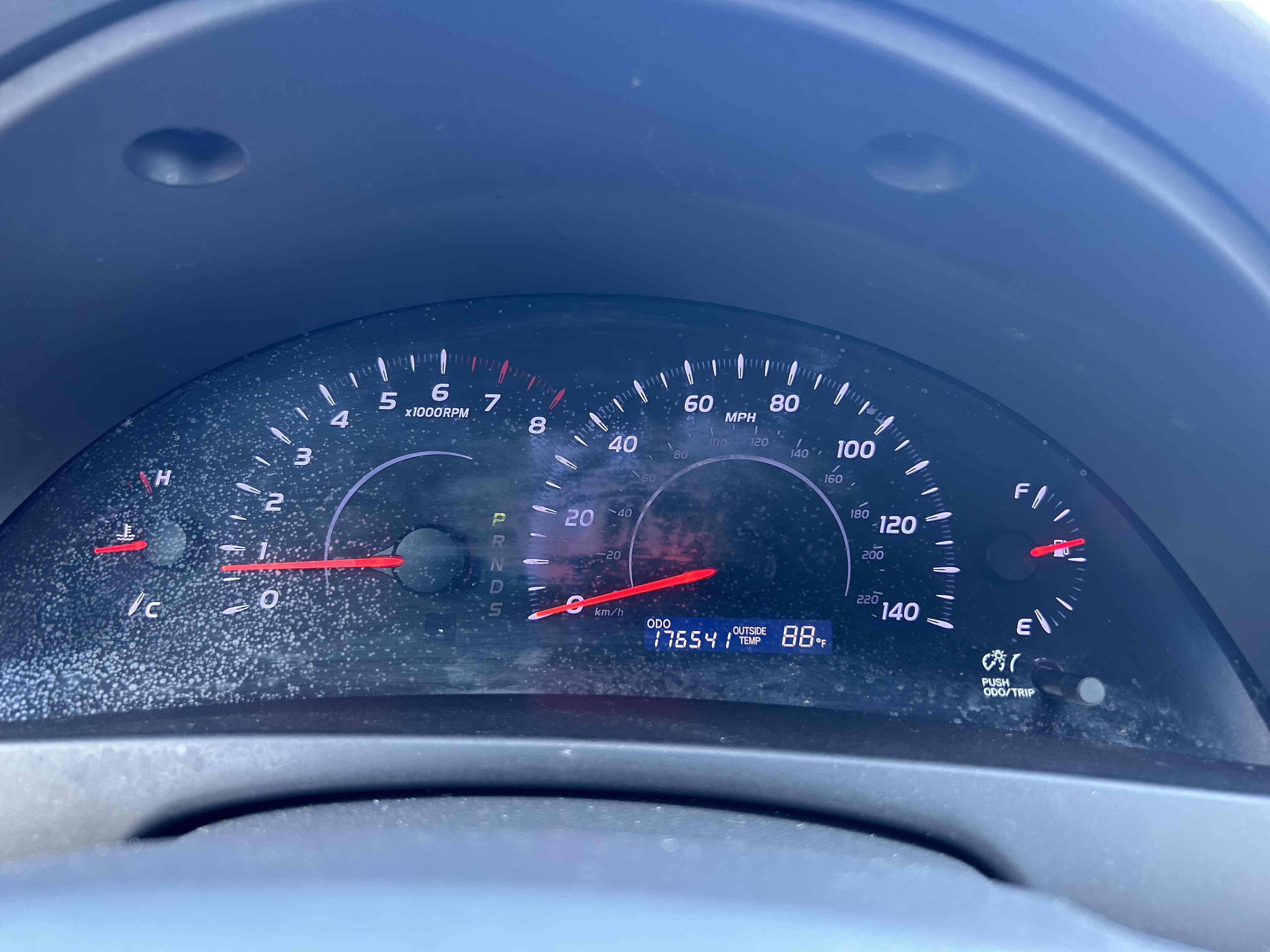 2011 Toyota Camry LE photo 14