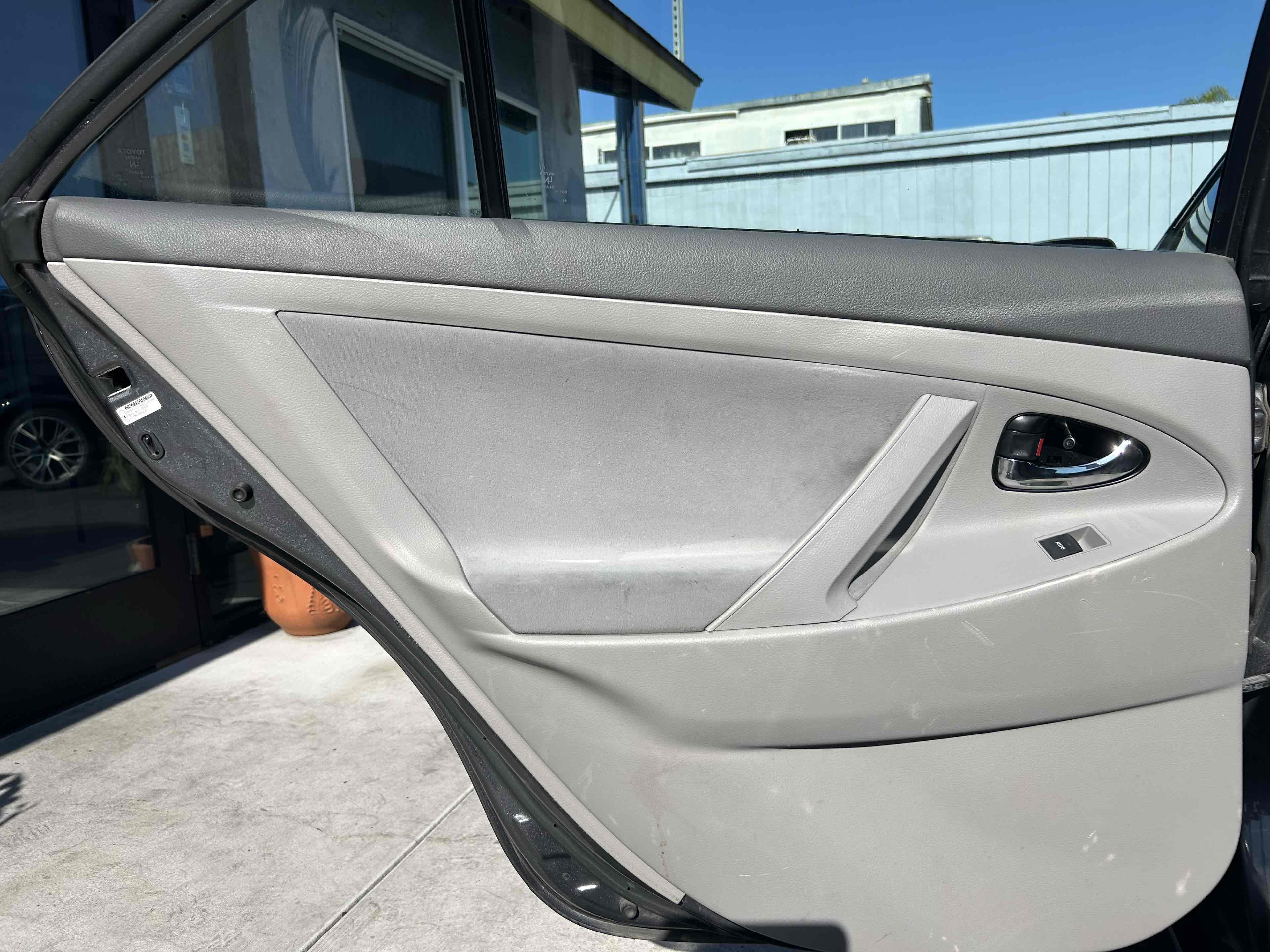 2011 Toyota Camry LE photo 19