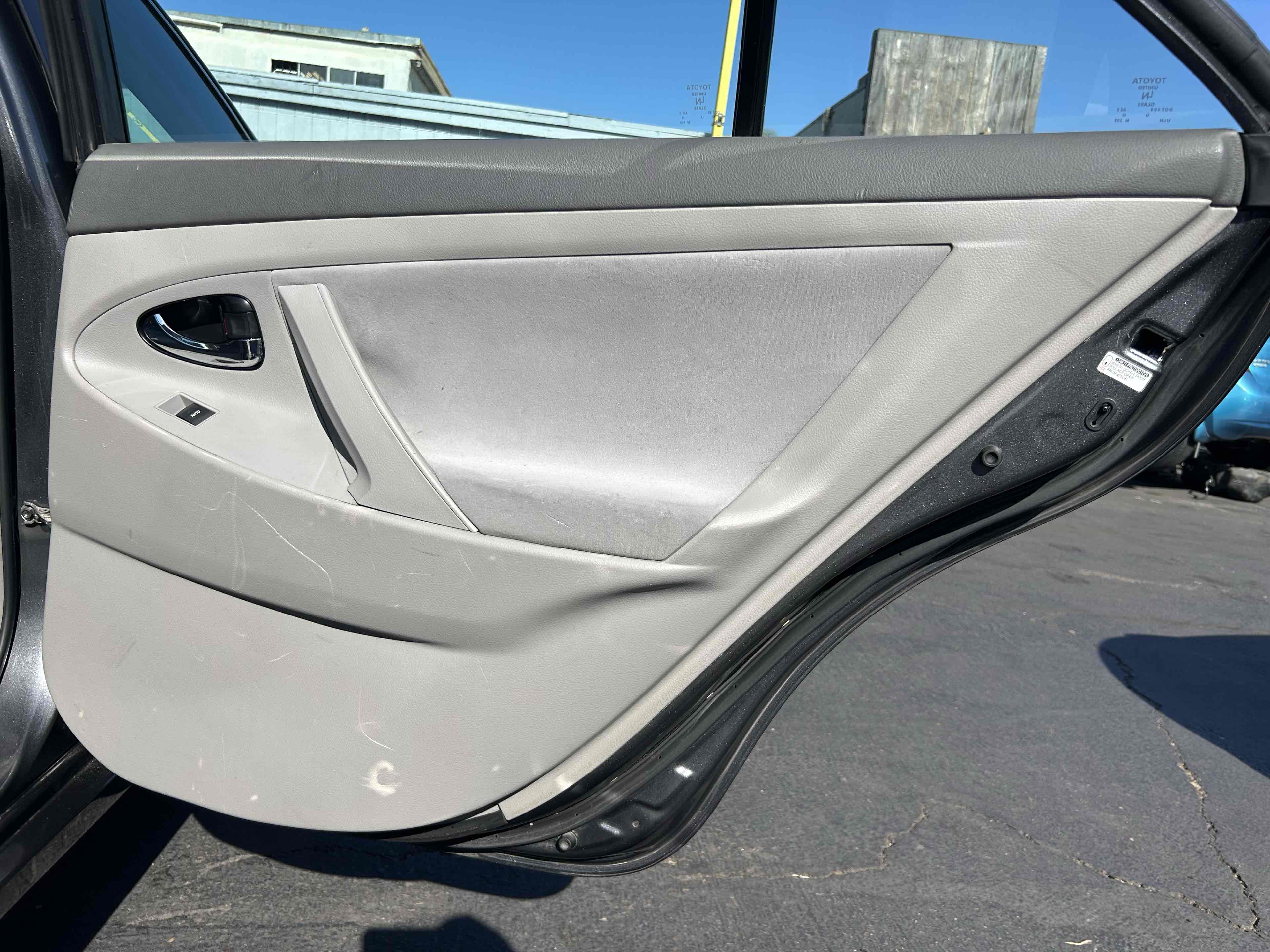 2011 Toyota Camry LE photo 21