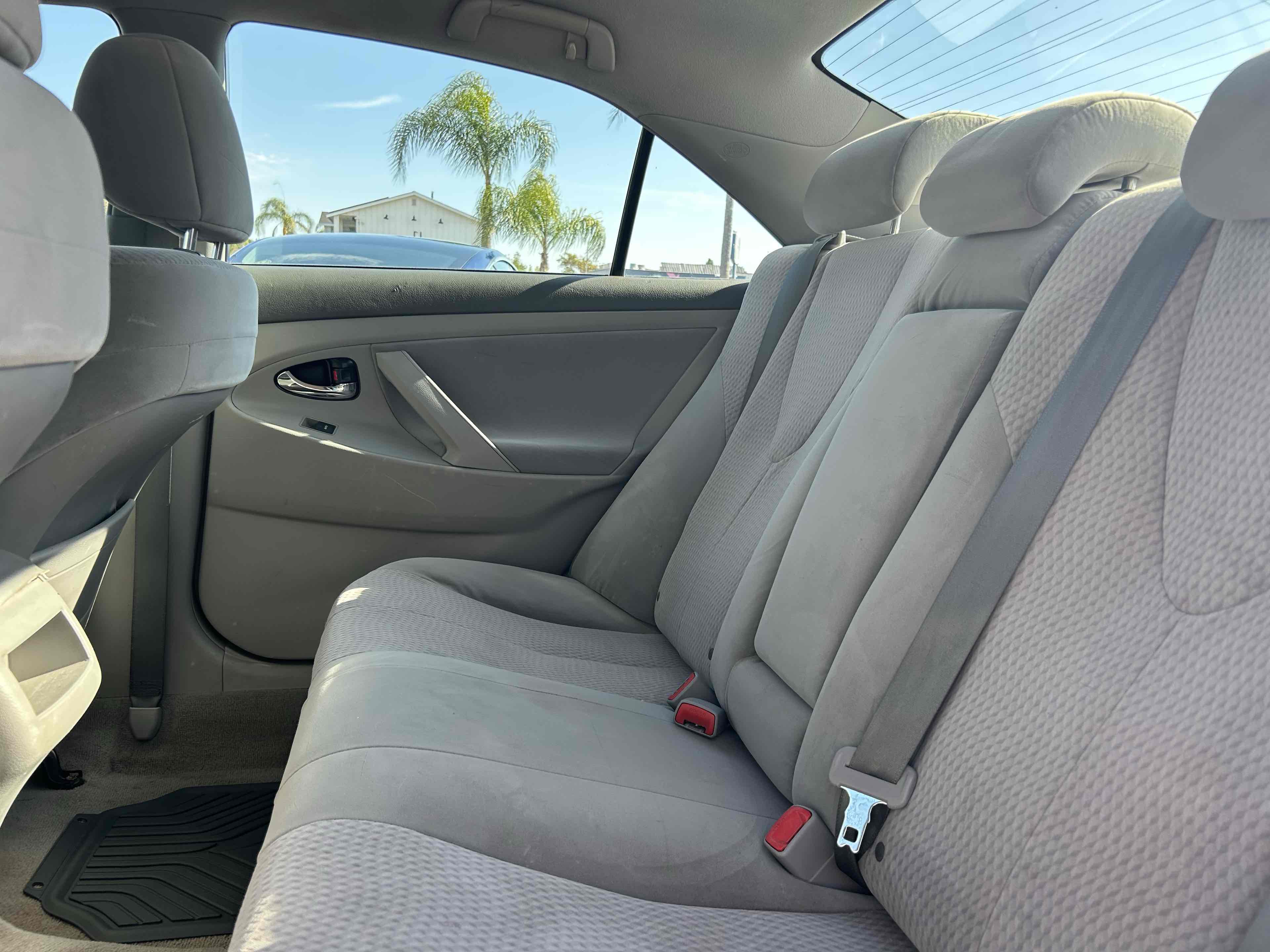2011 Toyota Camry LE photo 10