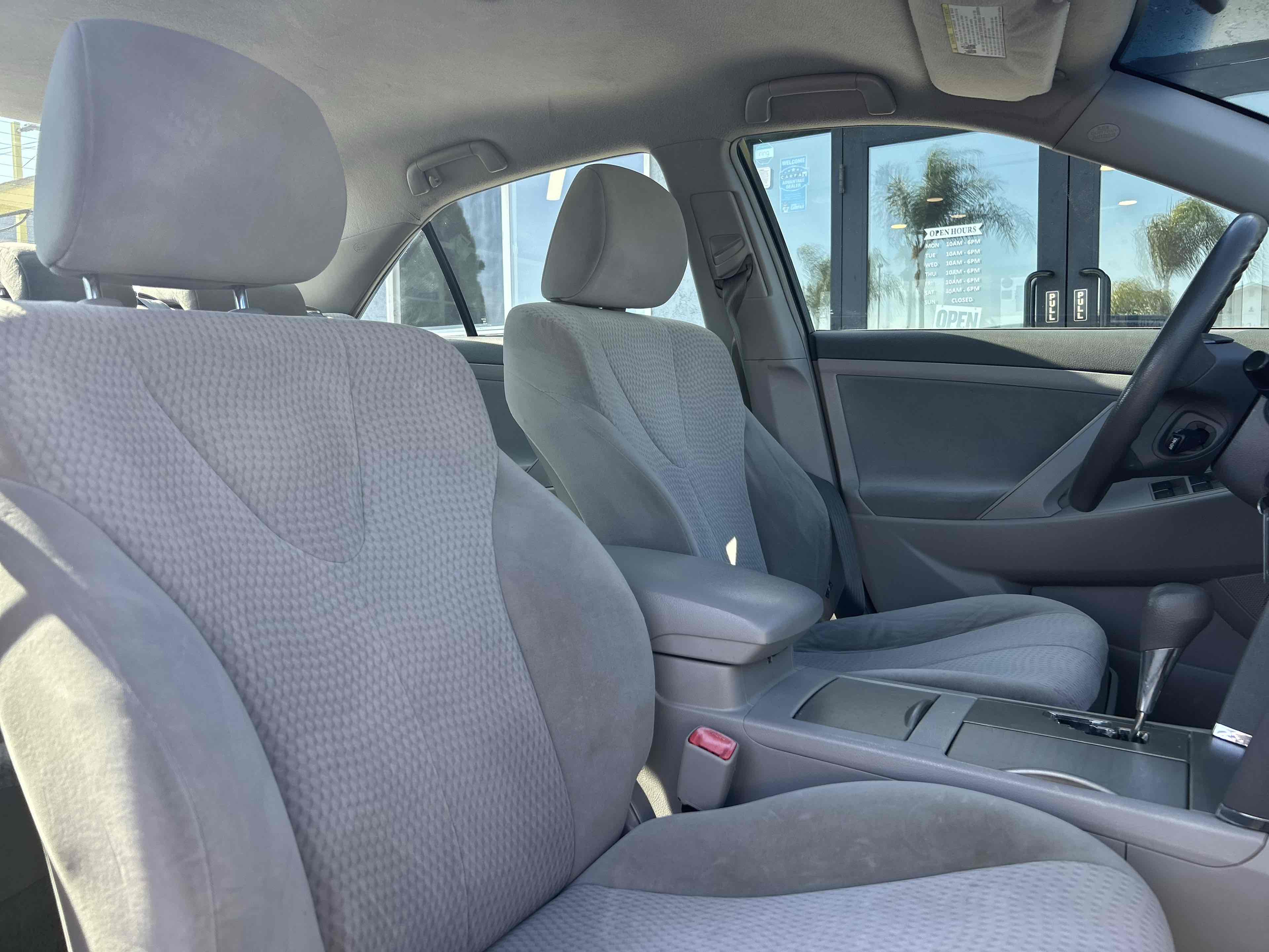 2011 Toyota Camry LE photo 12