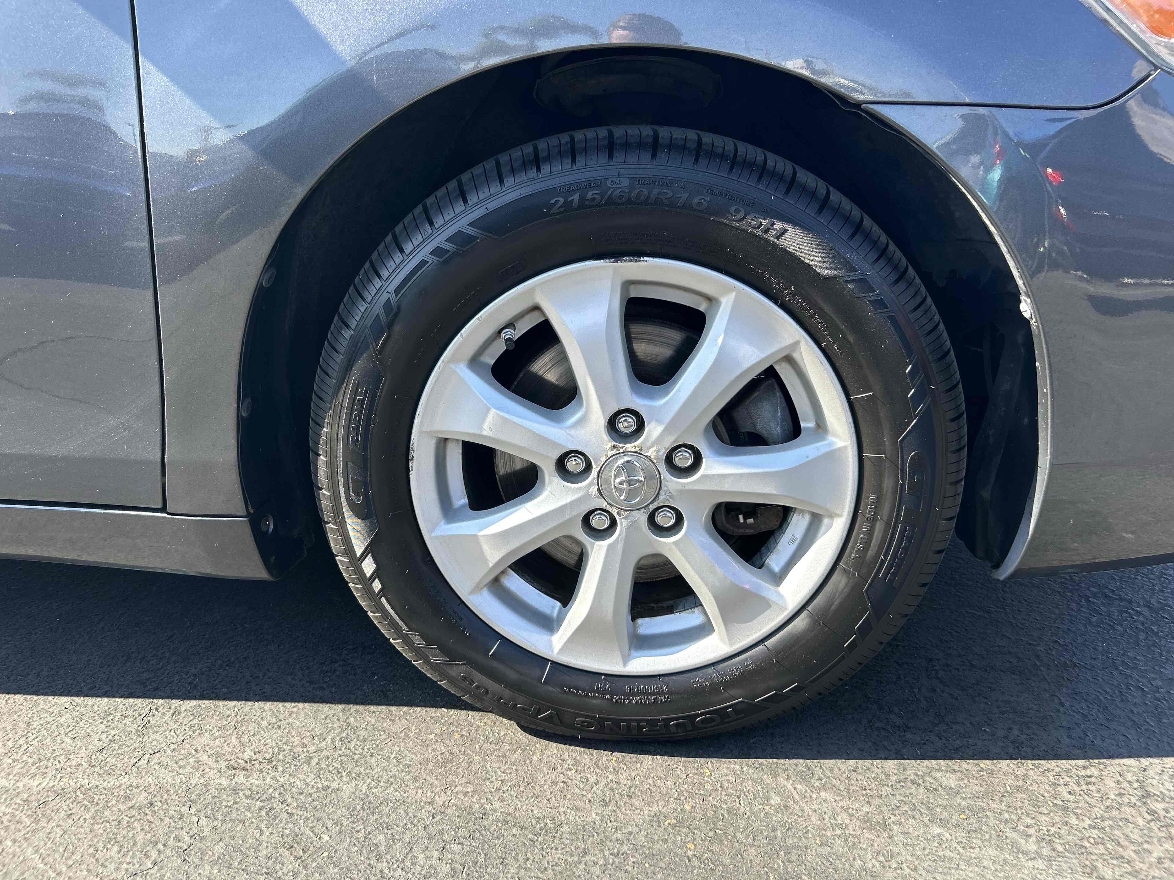 2011 Toyota Camry LE photo 23