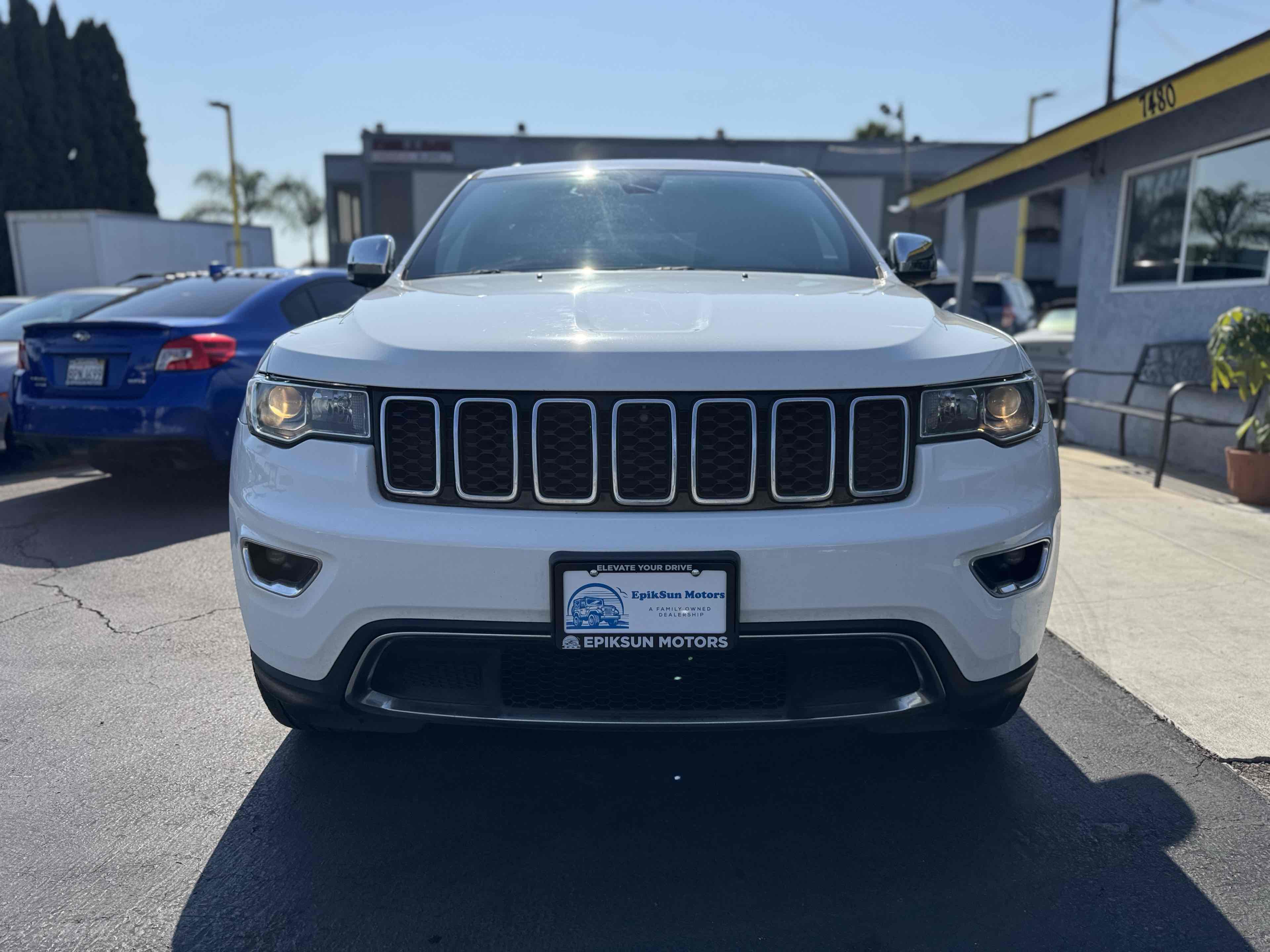 2020 Jeep Grand Cherokee Limited photo 2