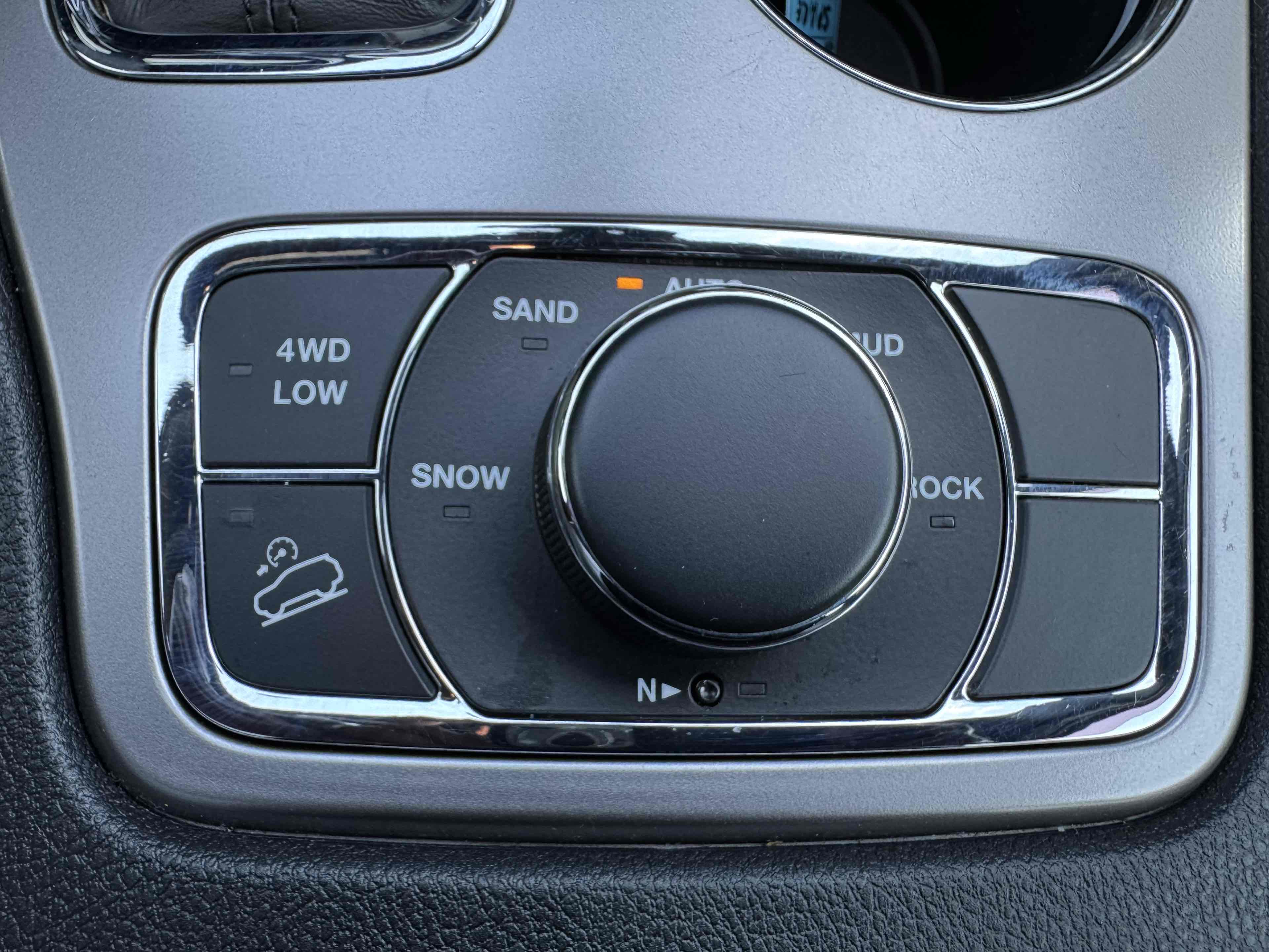 2020 Jeep Grand Cherokee Limited photo 25
