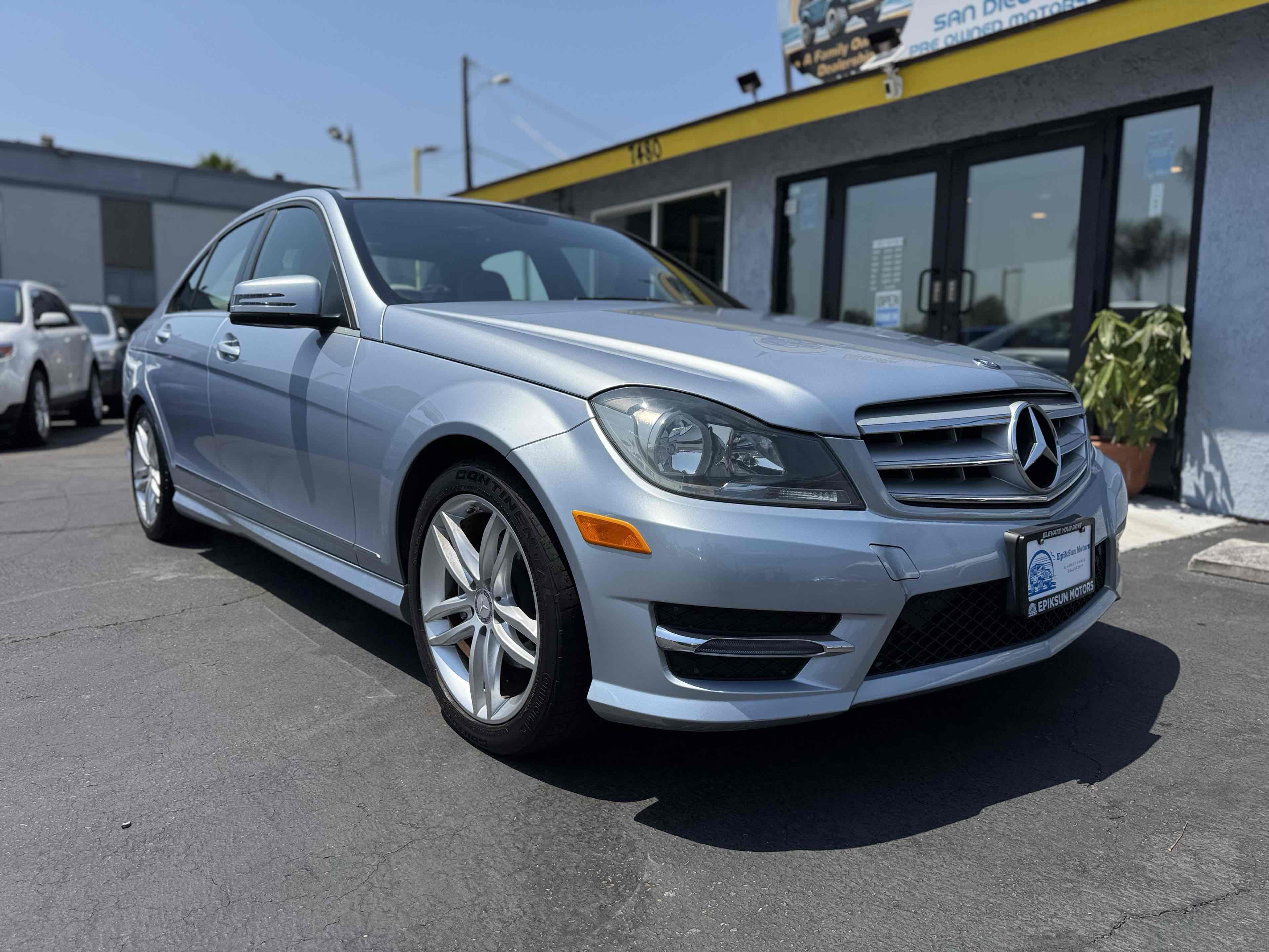 2013 Mercedes Benz C 250 Luxury Sedan photo 2