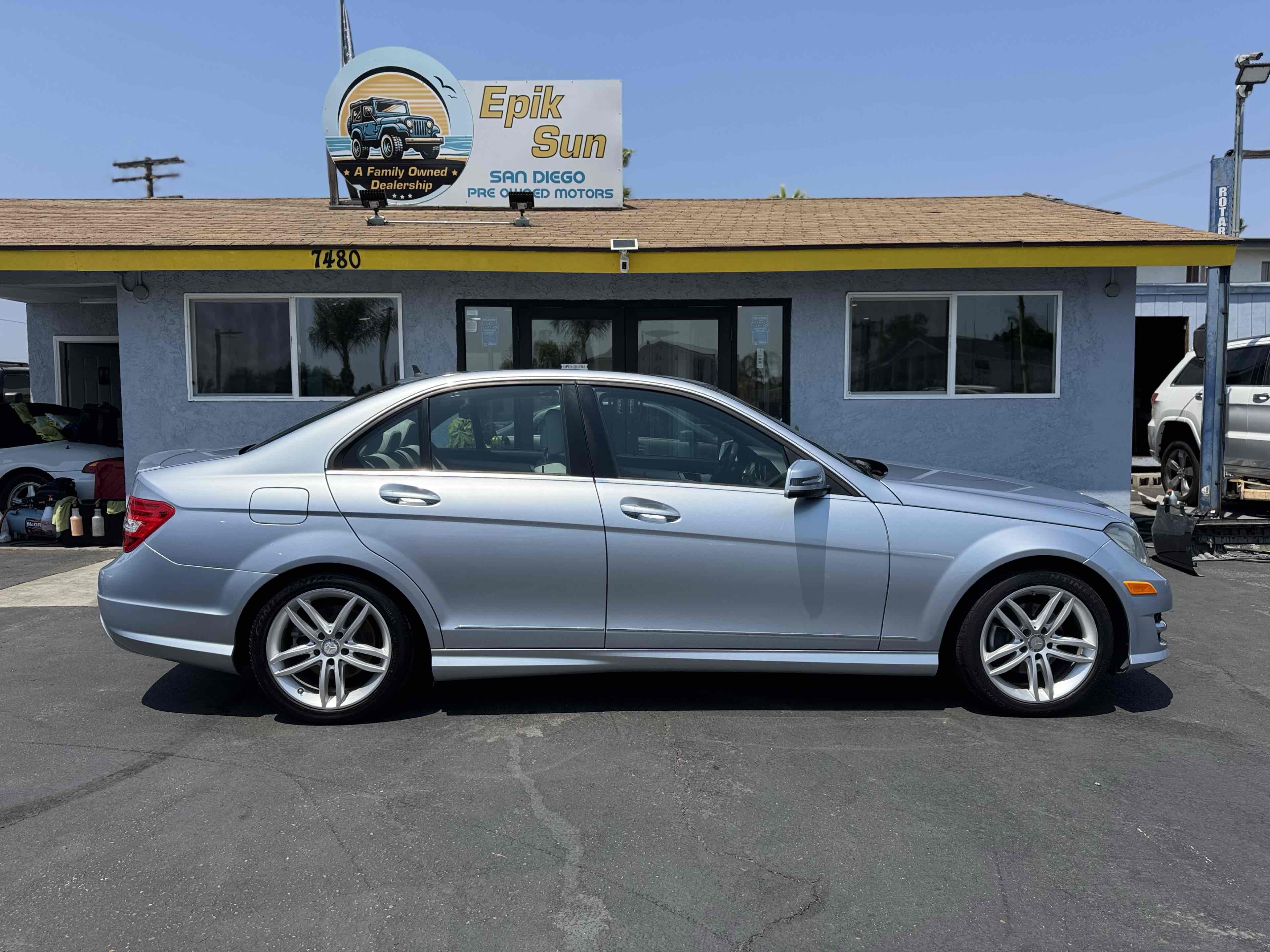 2013 Mercedes Benz C 250 Luxury Sedan photo 3