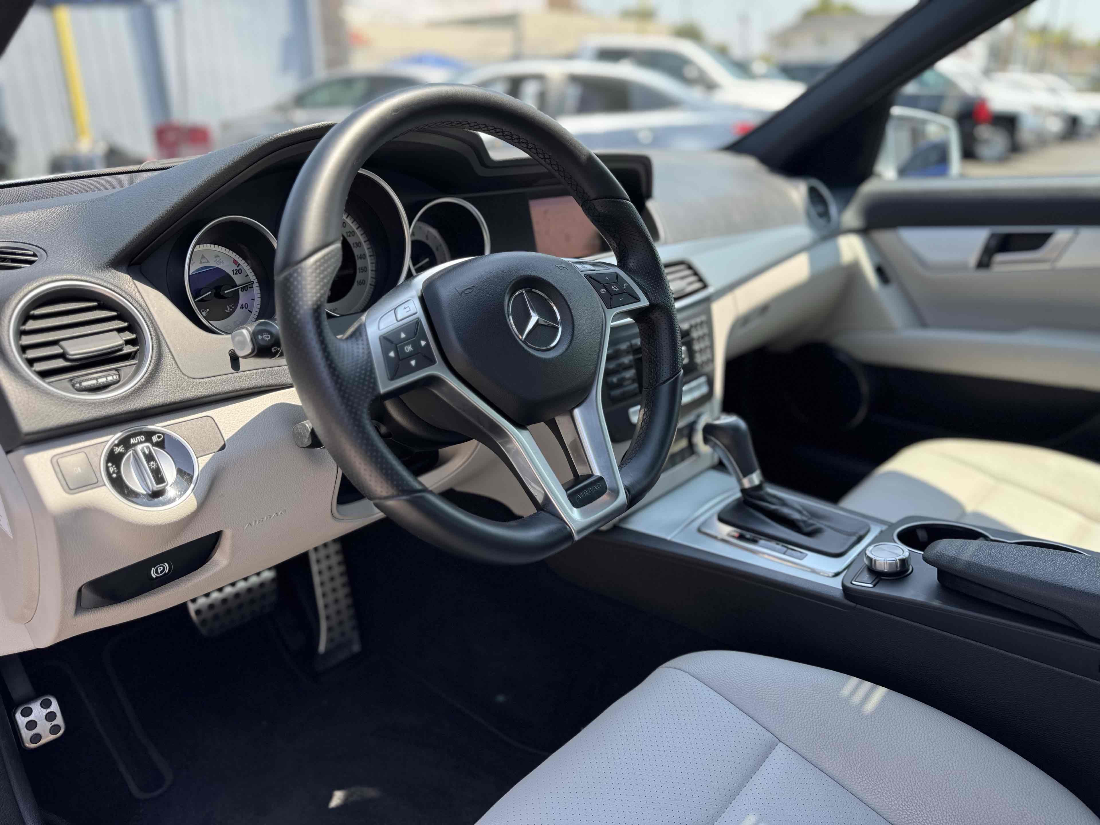 2013 Mercedes Benz C 250 Luxury Sedan photo 10