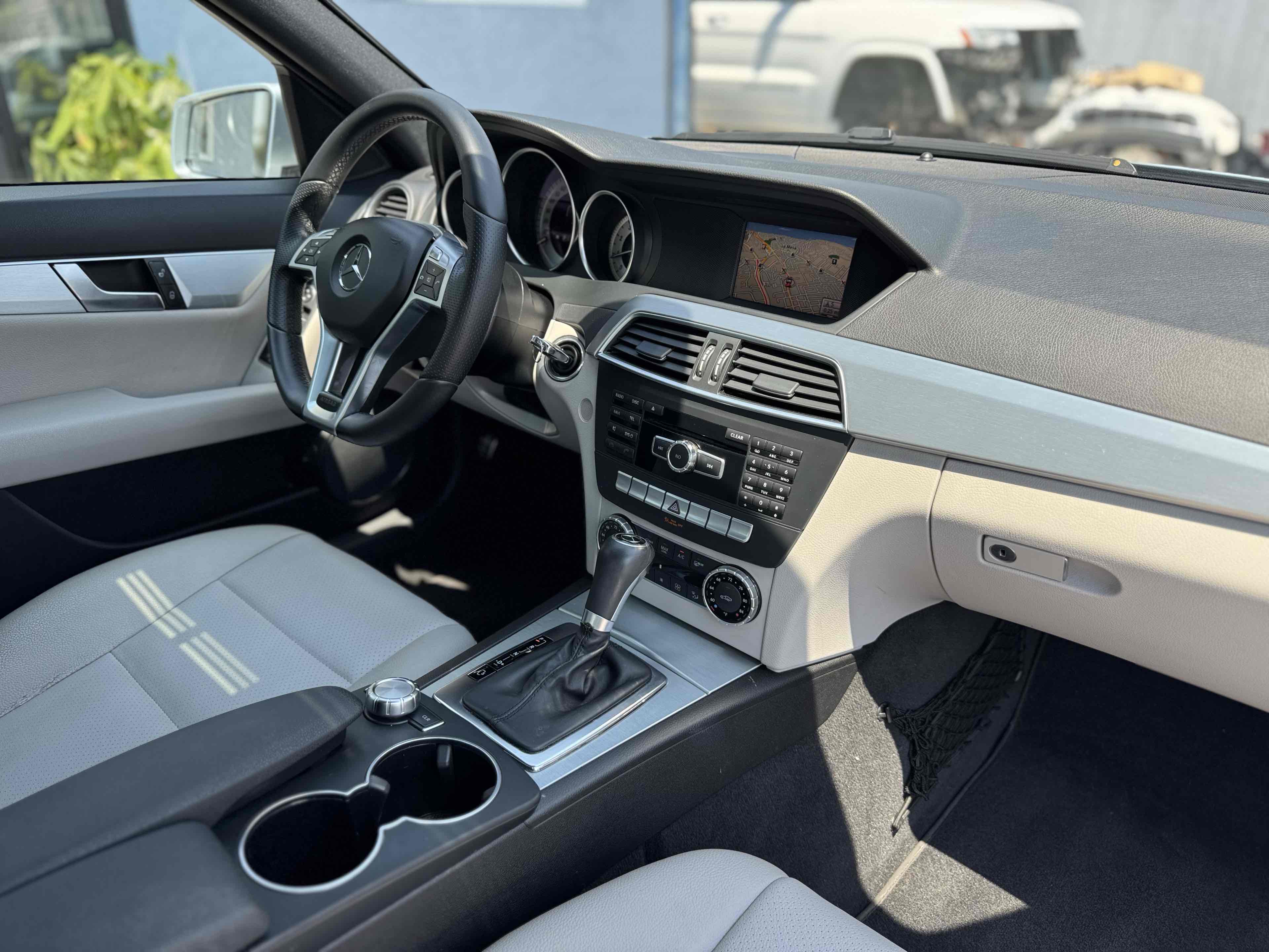 2013 Mercedes Benz C 250 Luxury Sedan photo 12