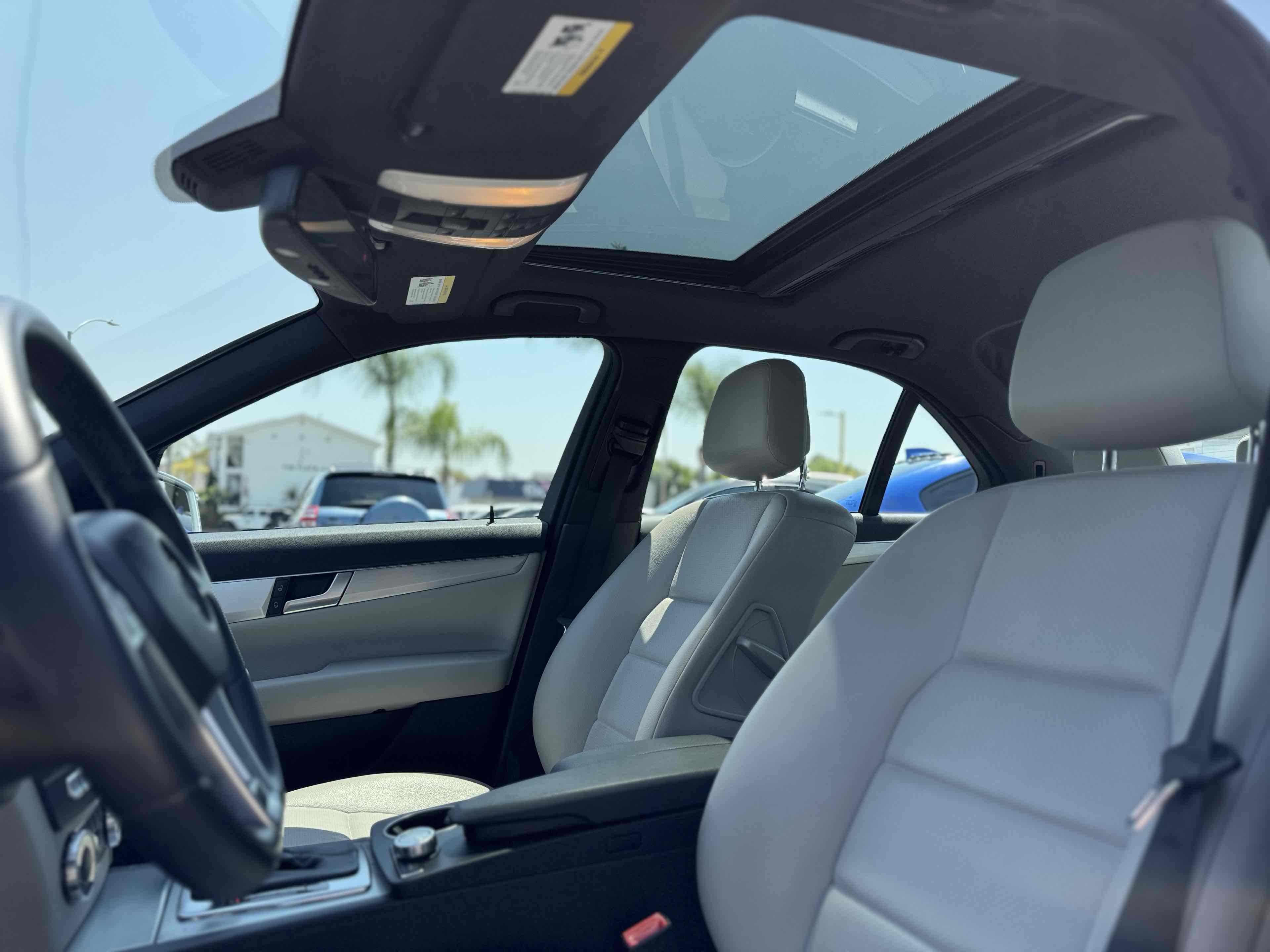 2013 Mercedes Benz C 250 Luxury Sedan photo 13