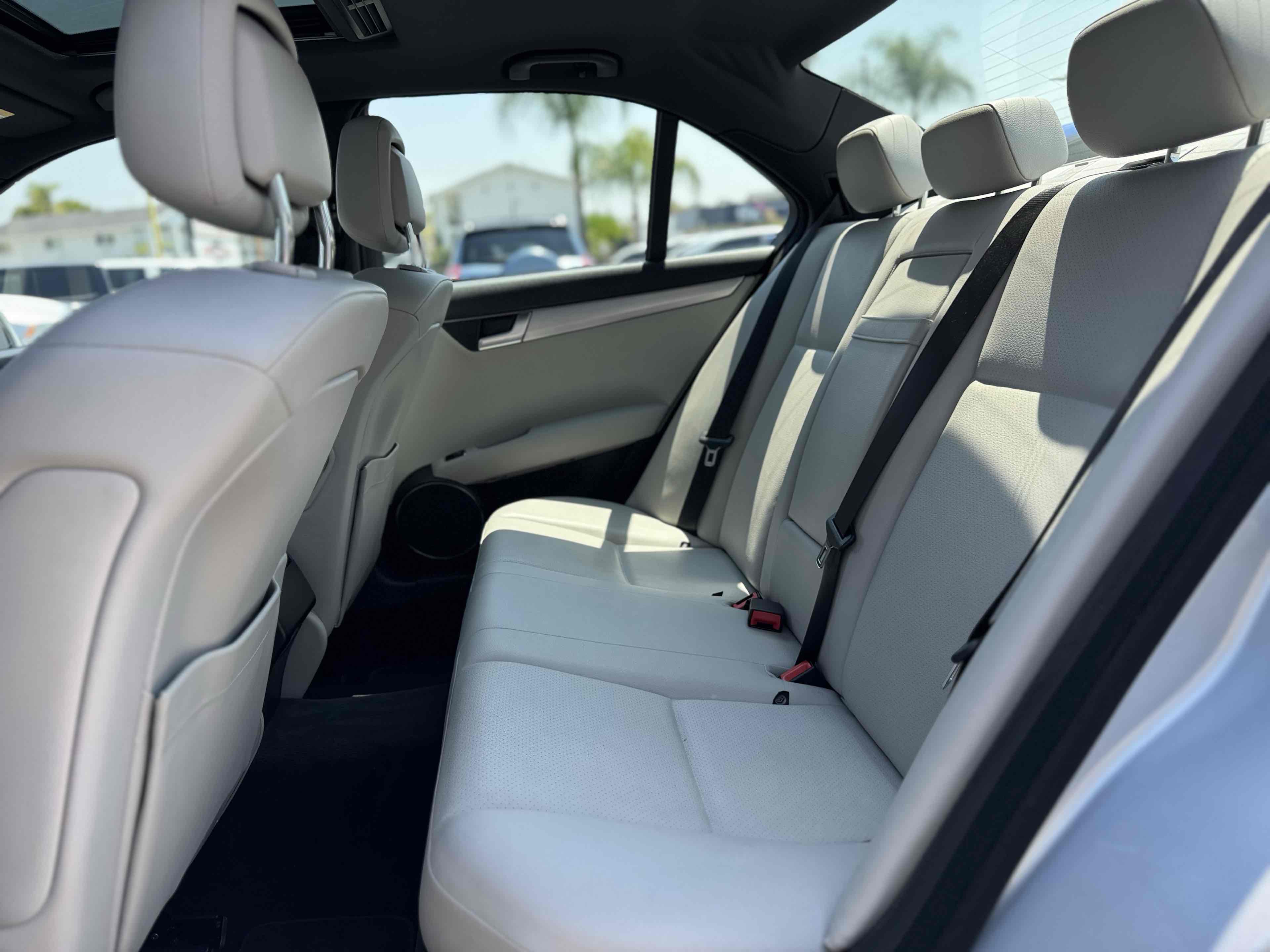 2013 Mercedes Benz C 250 Luxury Sedan photo 14