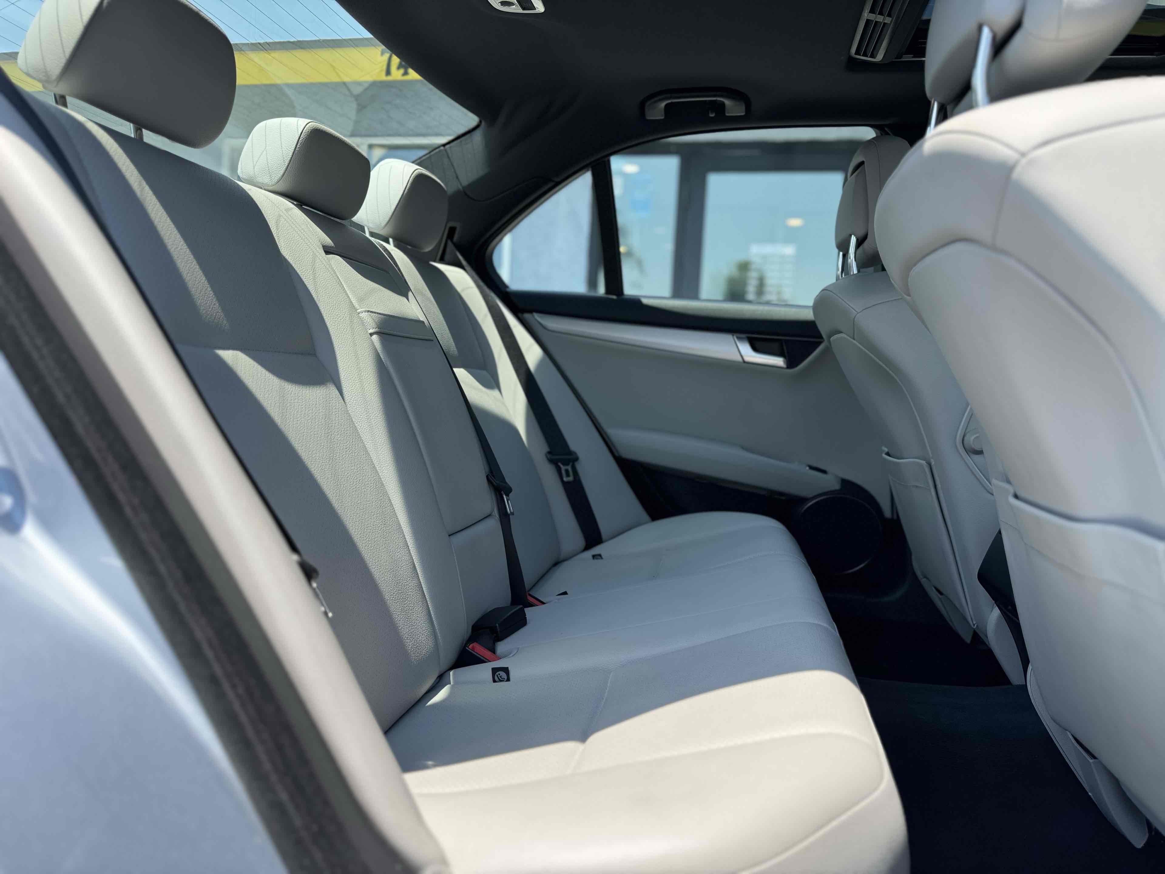 2013 Mercedes Benz C 250 Luxury Sedan photo 15