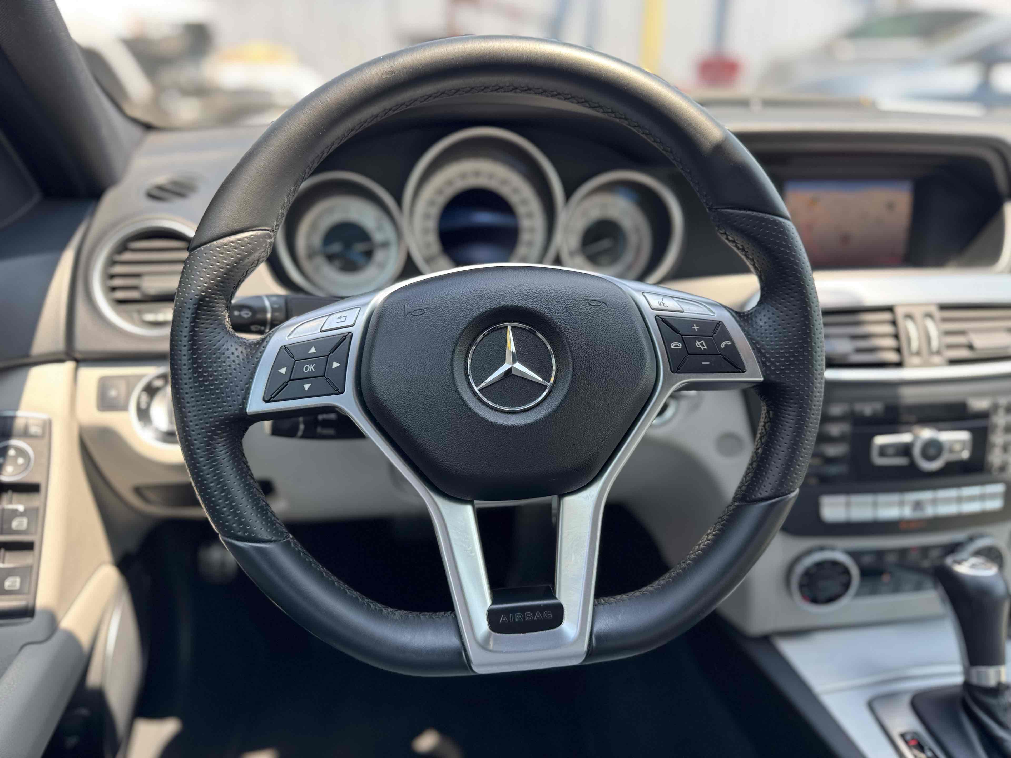 2013 Mercedes Benz C 250 Luxury Sedan photo 17