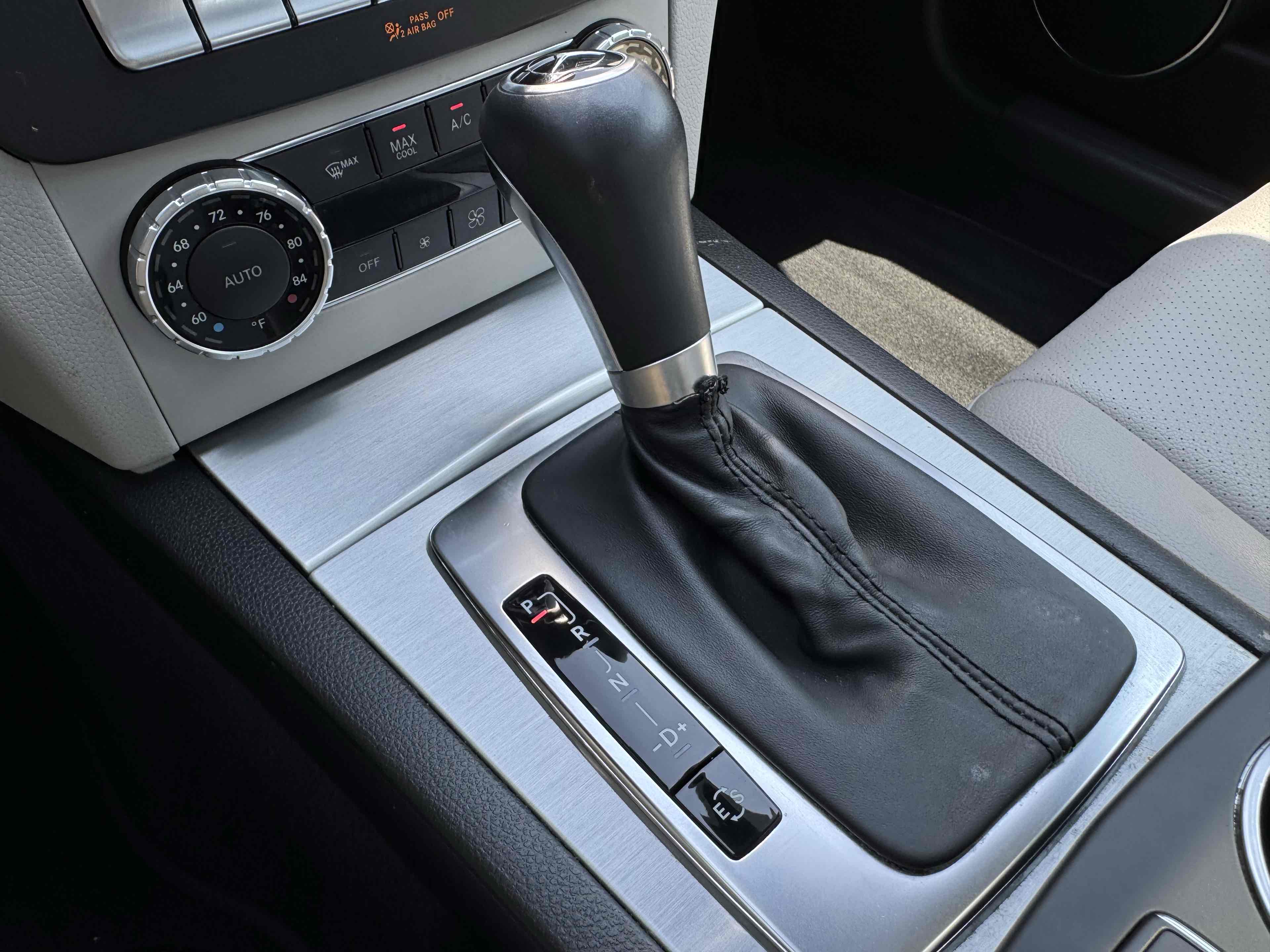 2013 Mercedes Benz C 250 Luxury Sedan photo 24