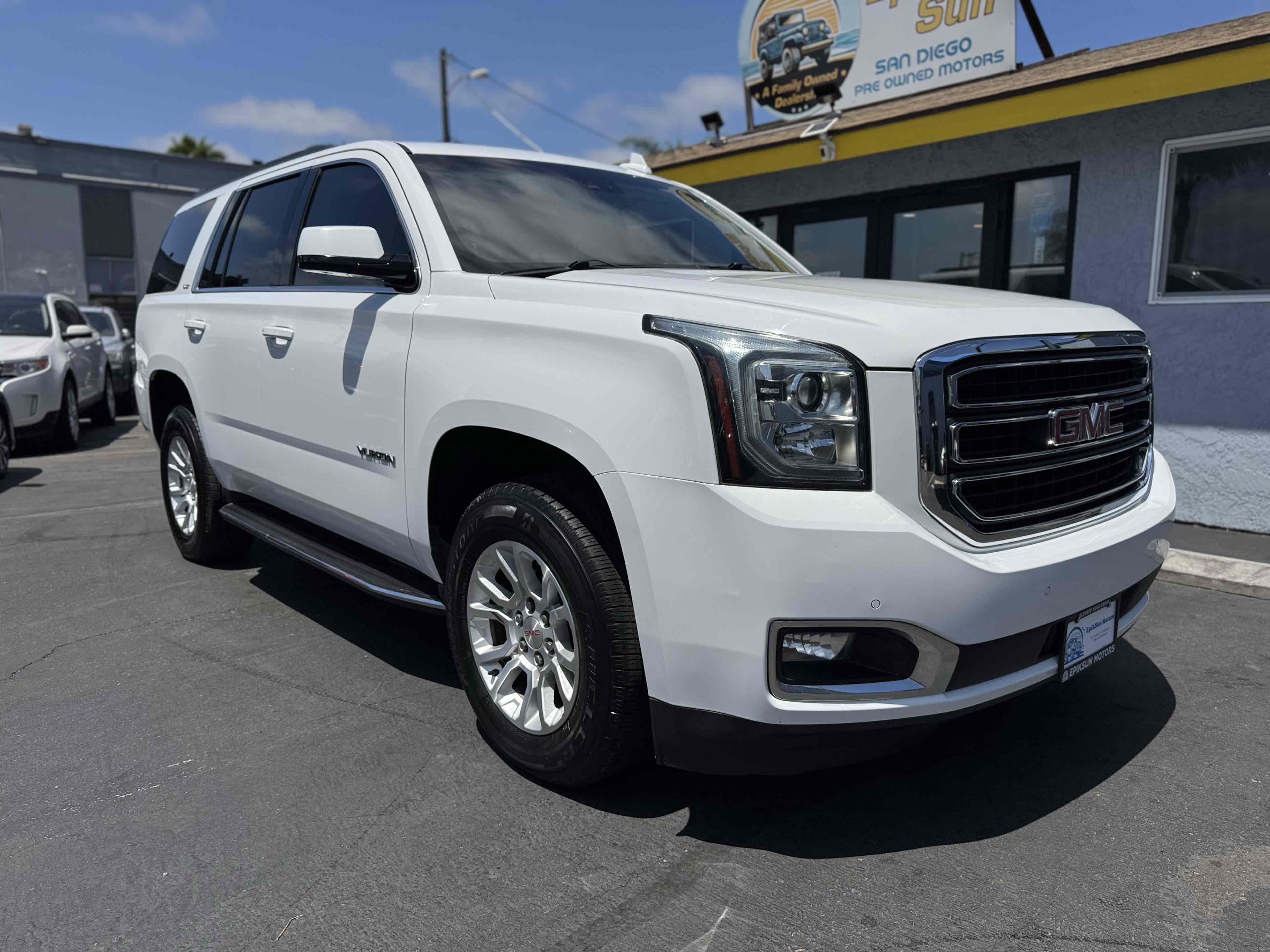 2019 Gmc Yukon SLT photo 3