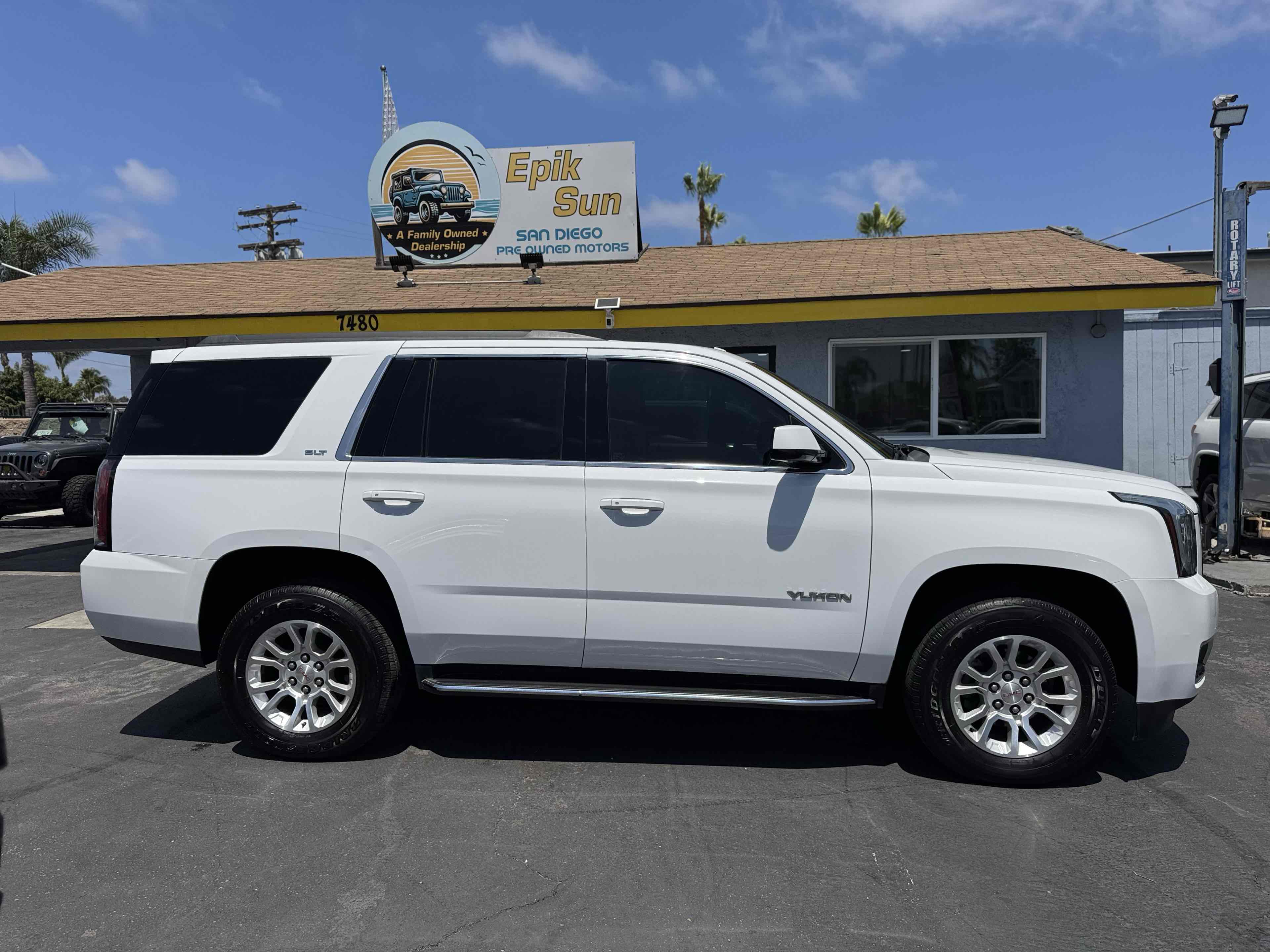 2019 Gmc Yukon SLT photo 4