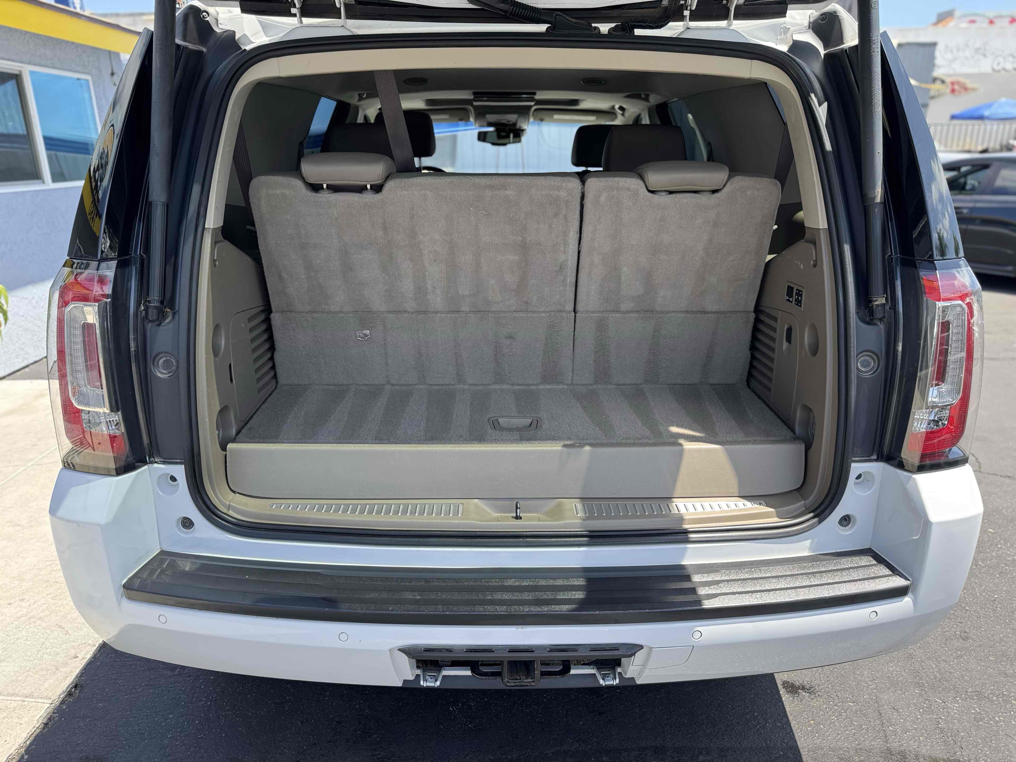 2019 Gmc Yukon SLT photo 9