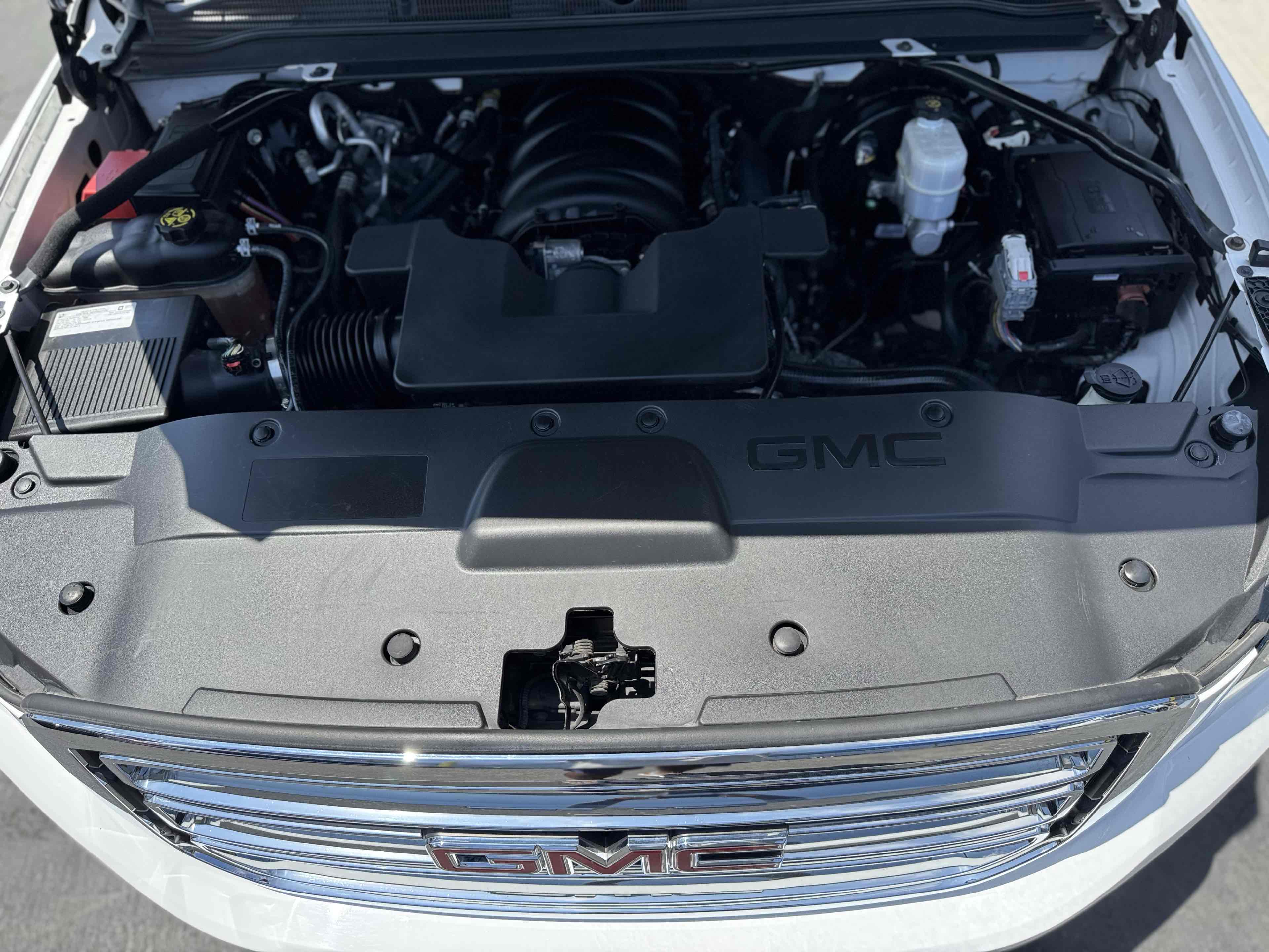 2019 Gmc Yukon SLT photo 11